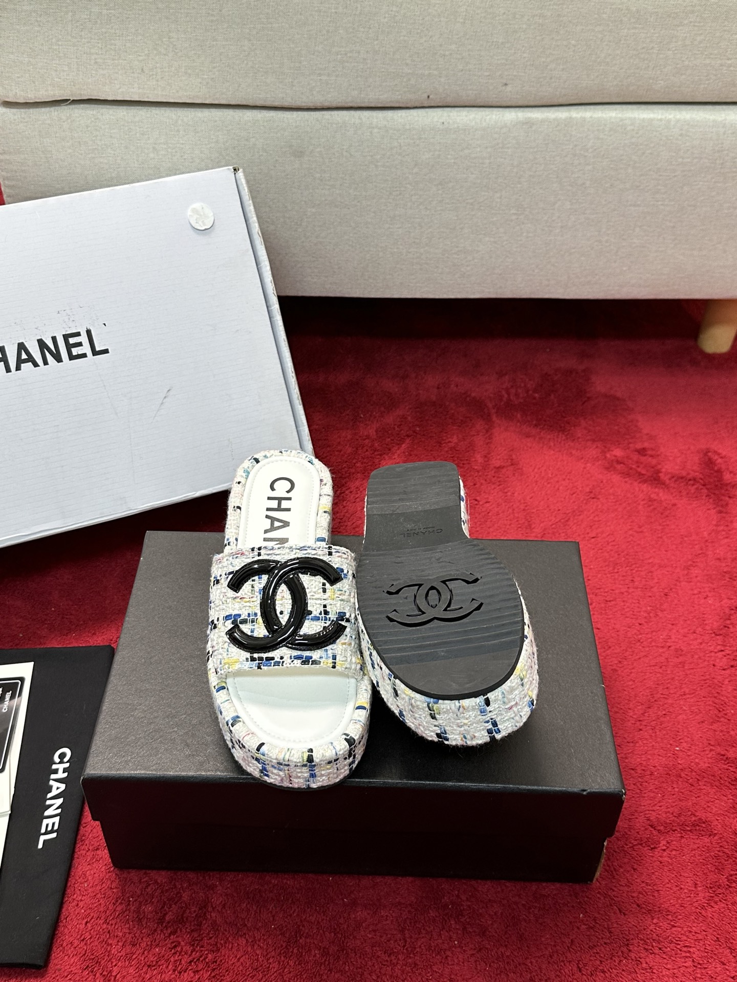 [TOP] CHANEL Sandals - White