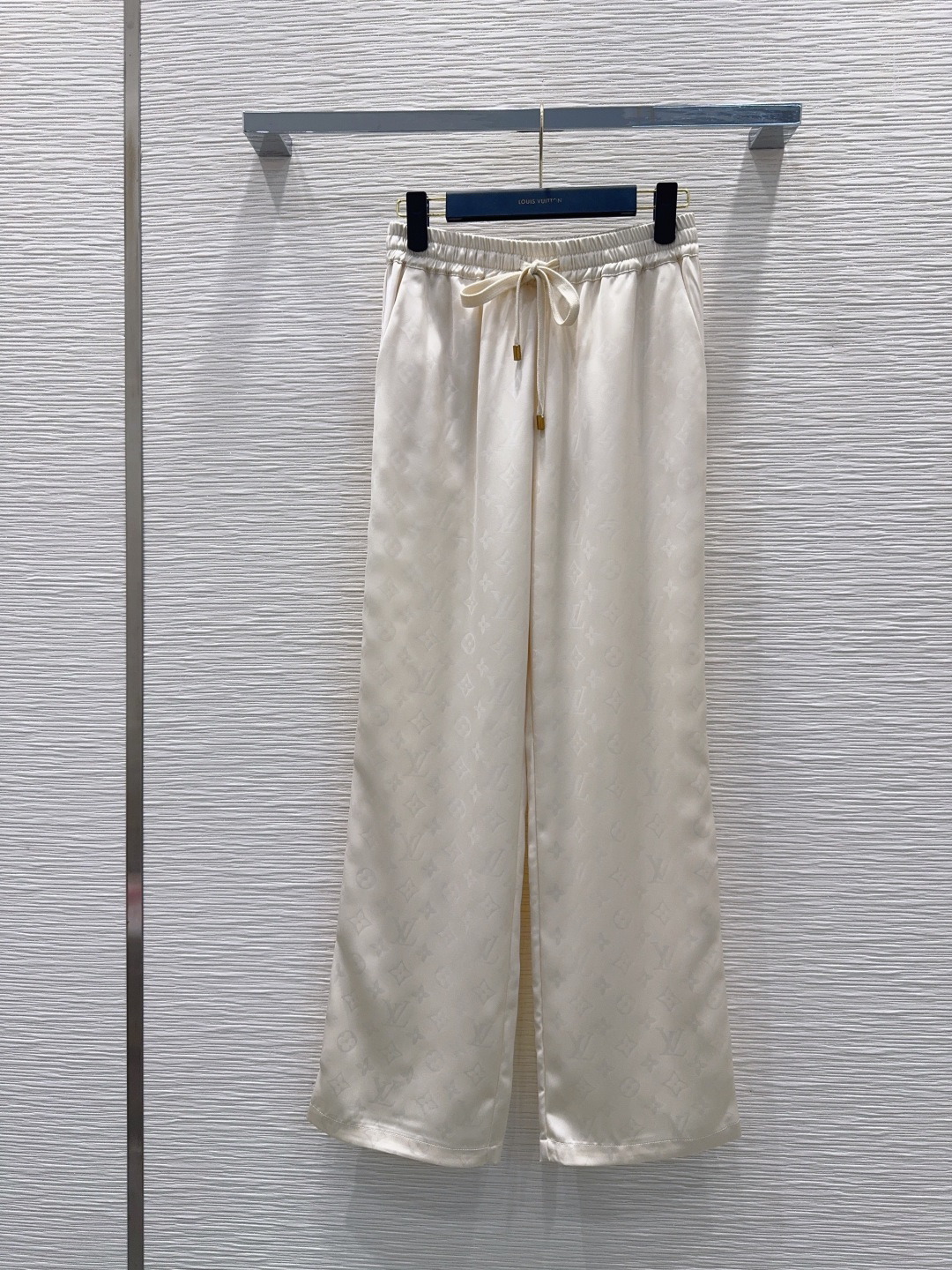 [TOP] Louis Vuitton LV Pants - White