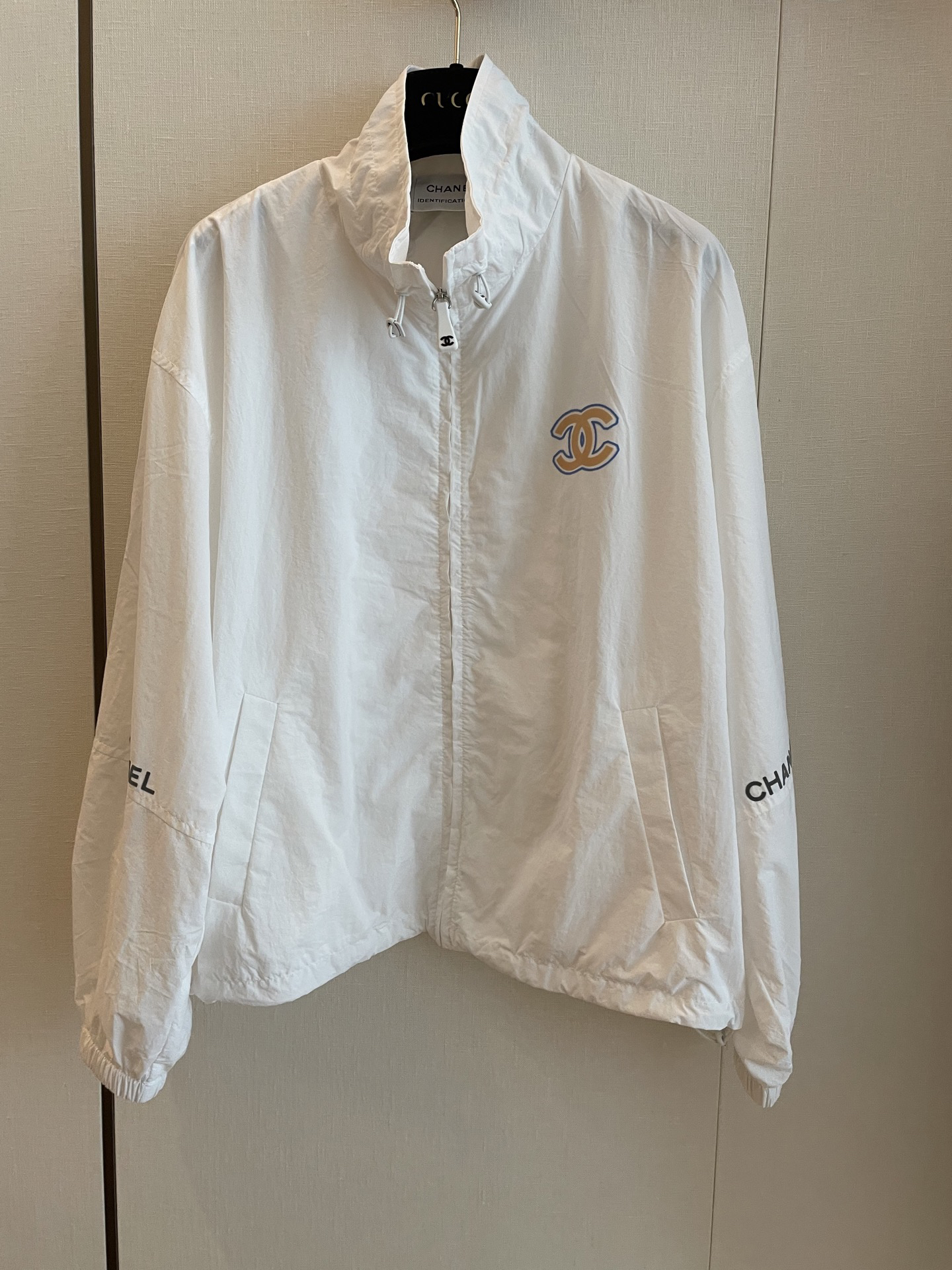 [TOP] CHANEL Coat - White