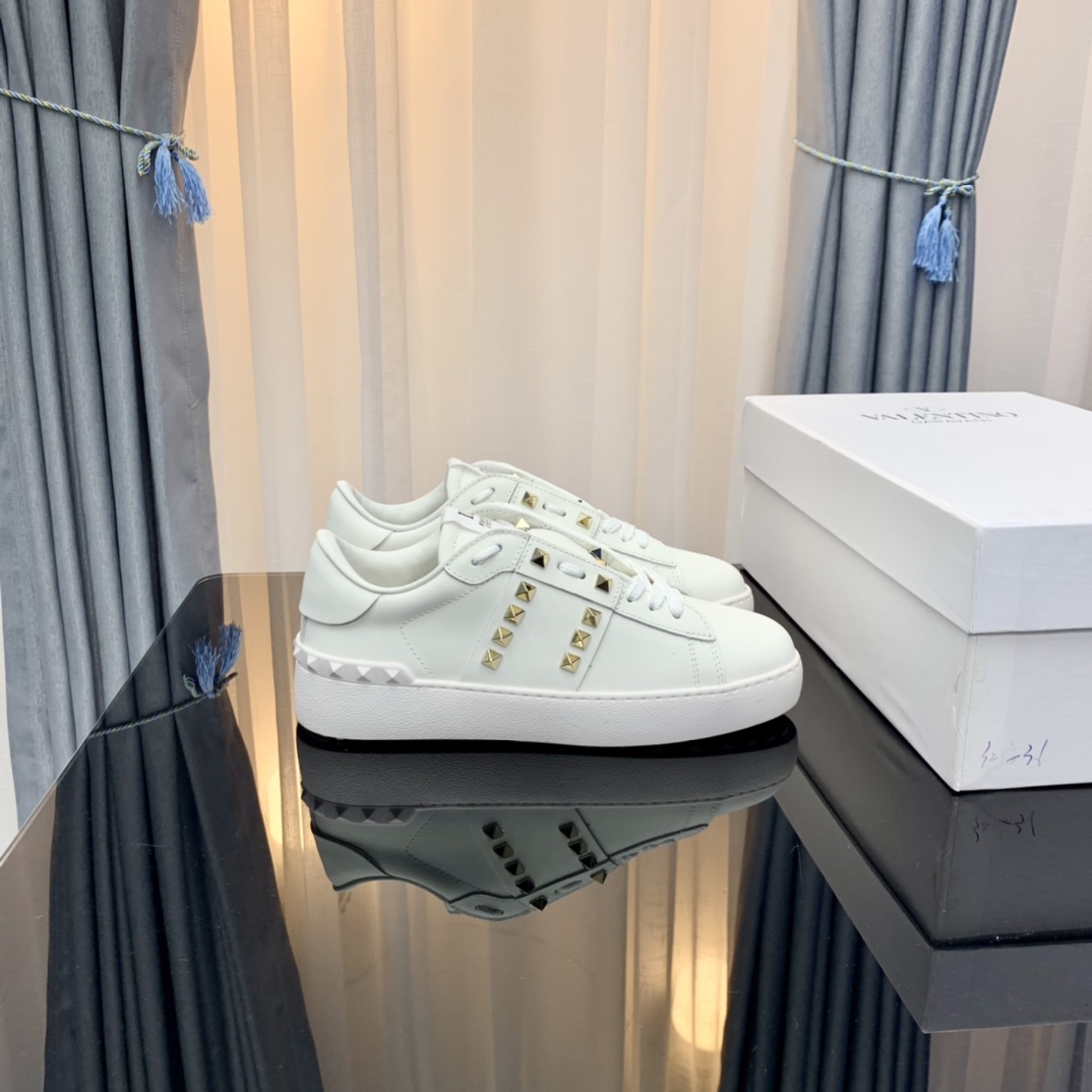 [TOP] VALENTINO Sneaker  - White - 711 Luxury