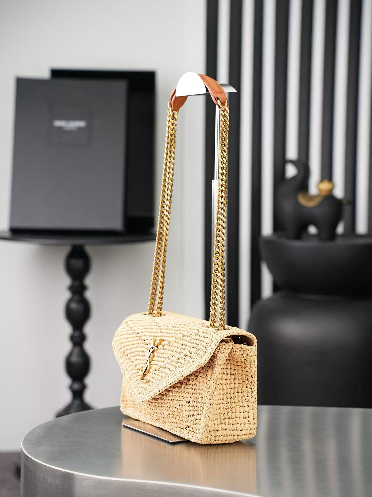 [TOP] Yves Saint Laurent YSL LouLou Bag  24x14x6cm - Apricot & GHW - 711 Luxury