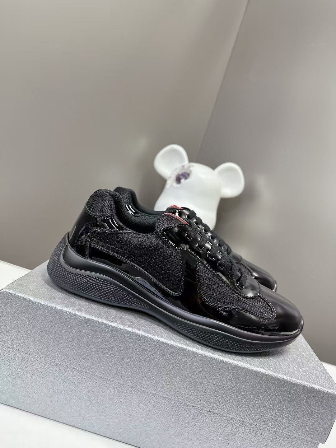 [TOP] PRADA  Men's and Women's Sneakers - Black - 711 Luxury