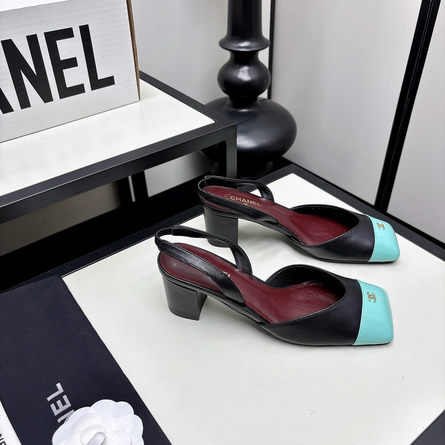 [TOP] CHANEL Mules - Black - 711 Luxury