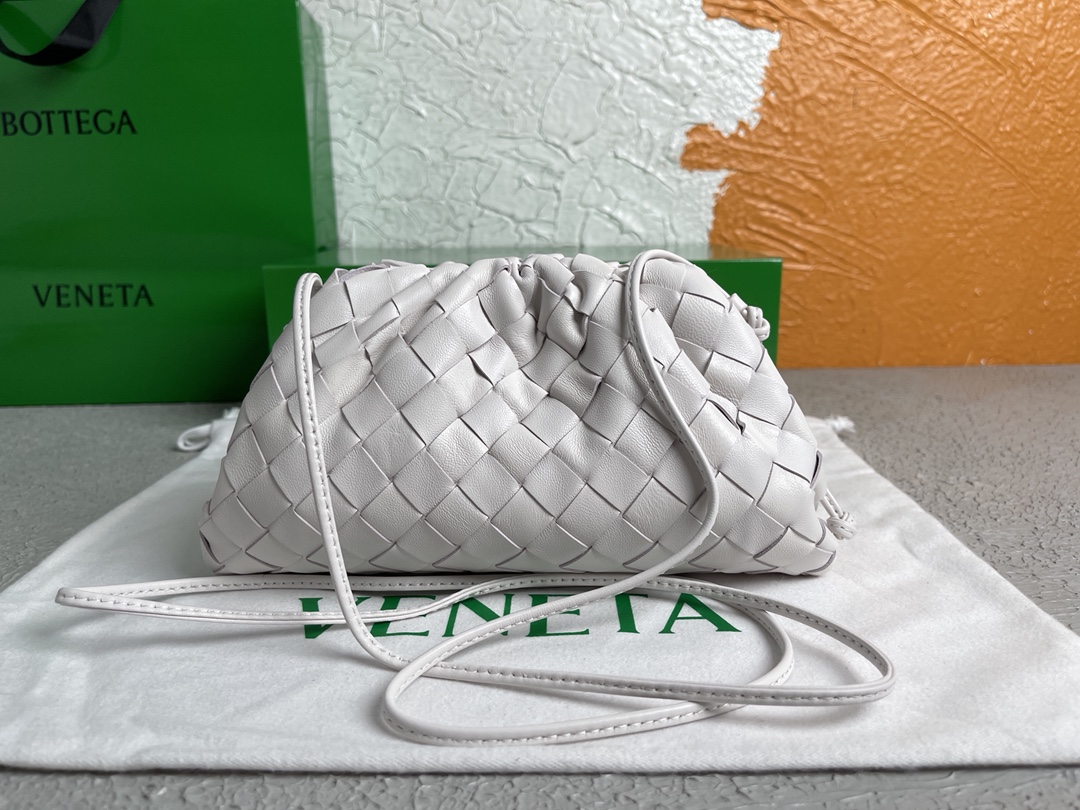[TOP] Bottega Veneta BV The Pouch Bag 22x13x7cm - White - 711 Luxury
