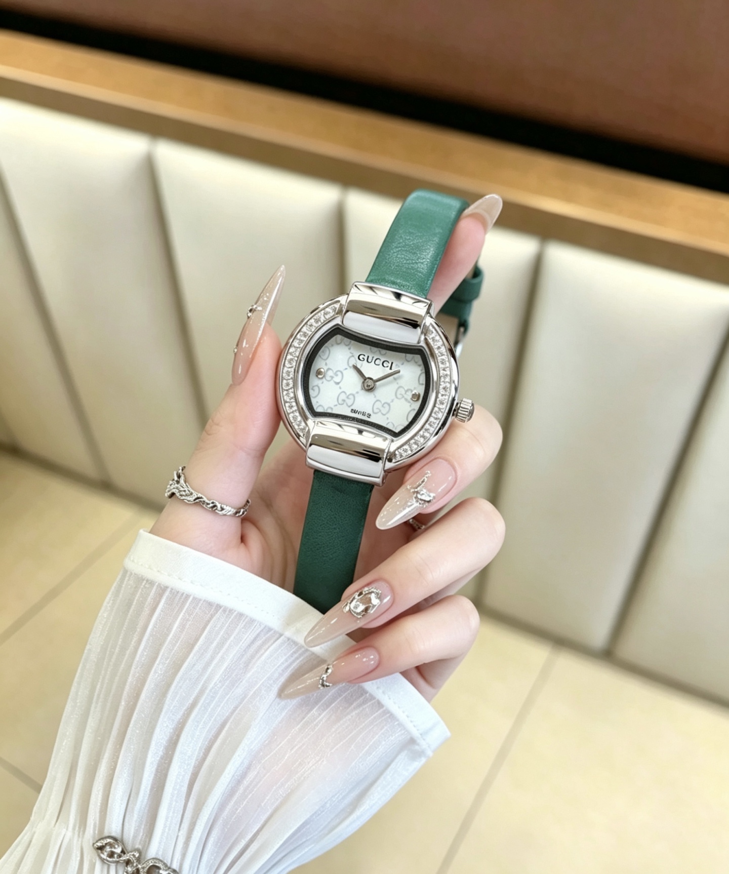 [TOP] GUCCI Watch 25mm - 4 Color - 711 Luxury
