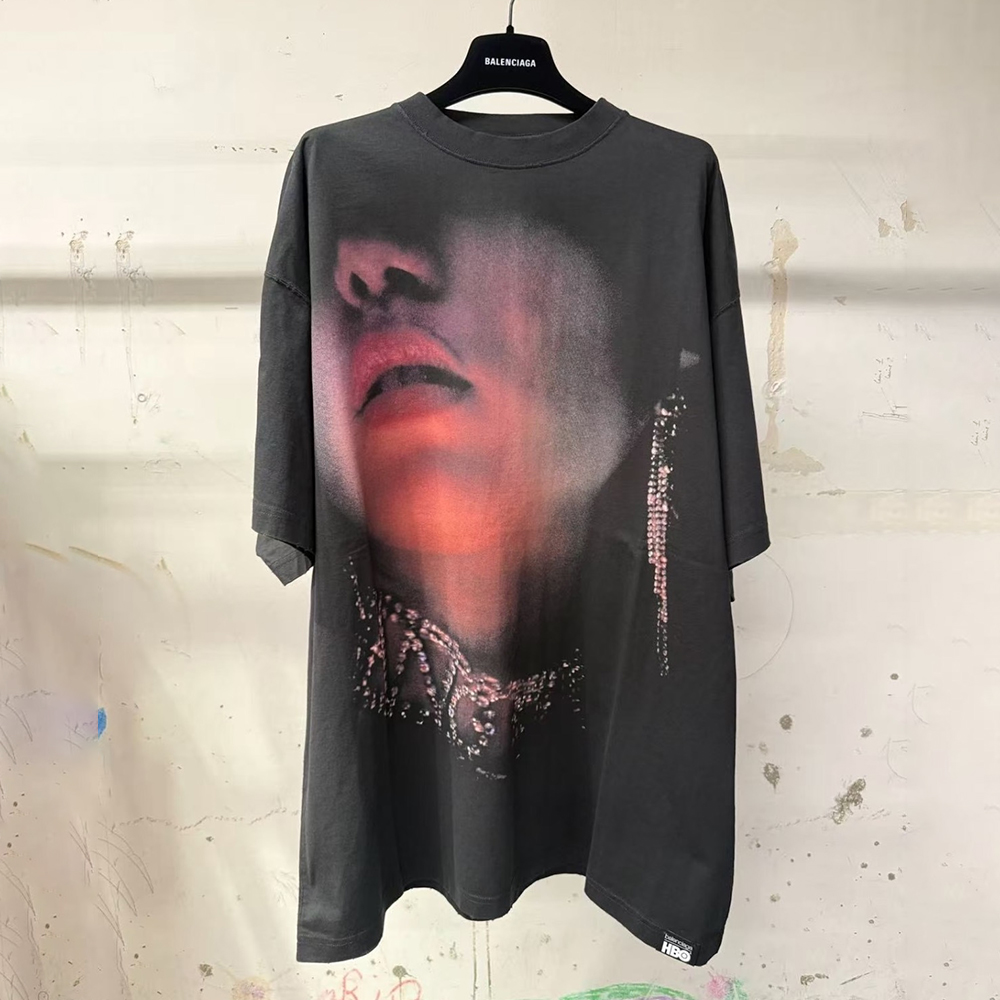 Balenciaga red Clothing Balenciaga Top-quality Version Hazy Red Lips Portrait T-shirt #396547 | Nigo Office