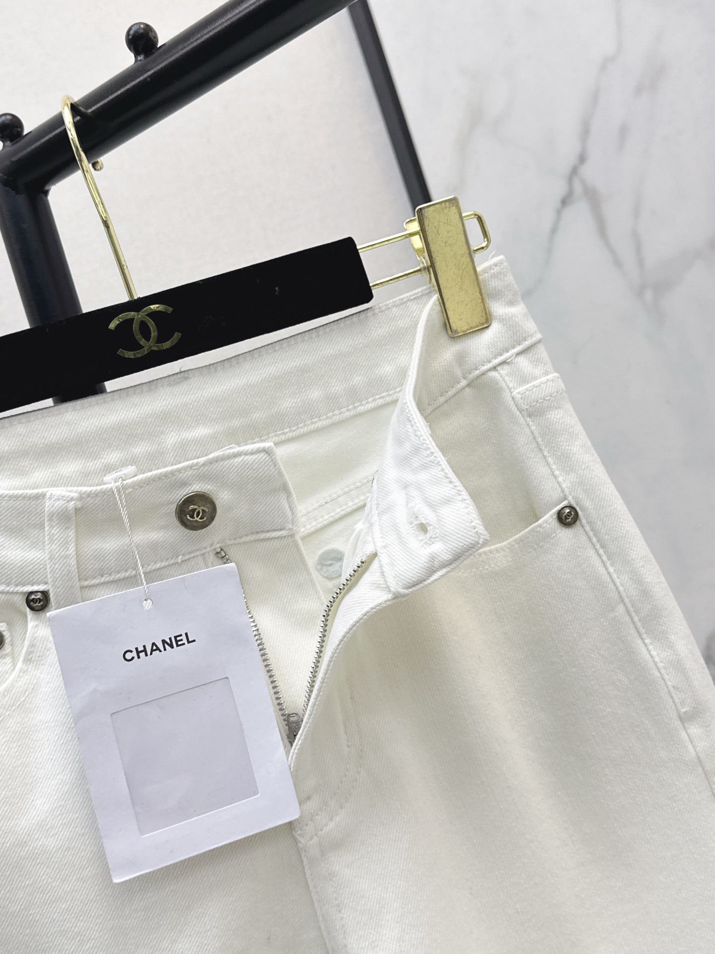 [TOP] CHANEL Jeans - White
