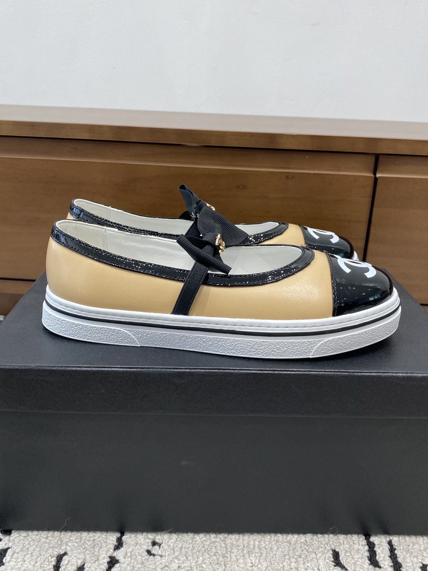 [TOP] CHANEL Flats - Apricot - 711 Luxury