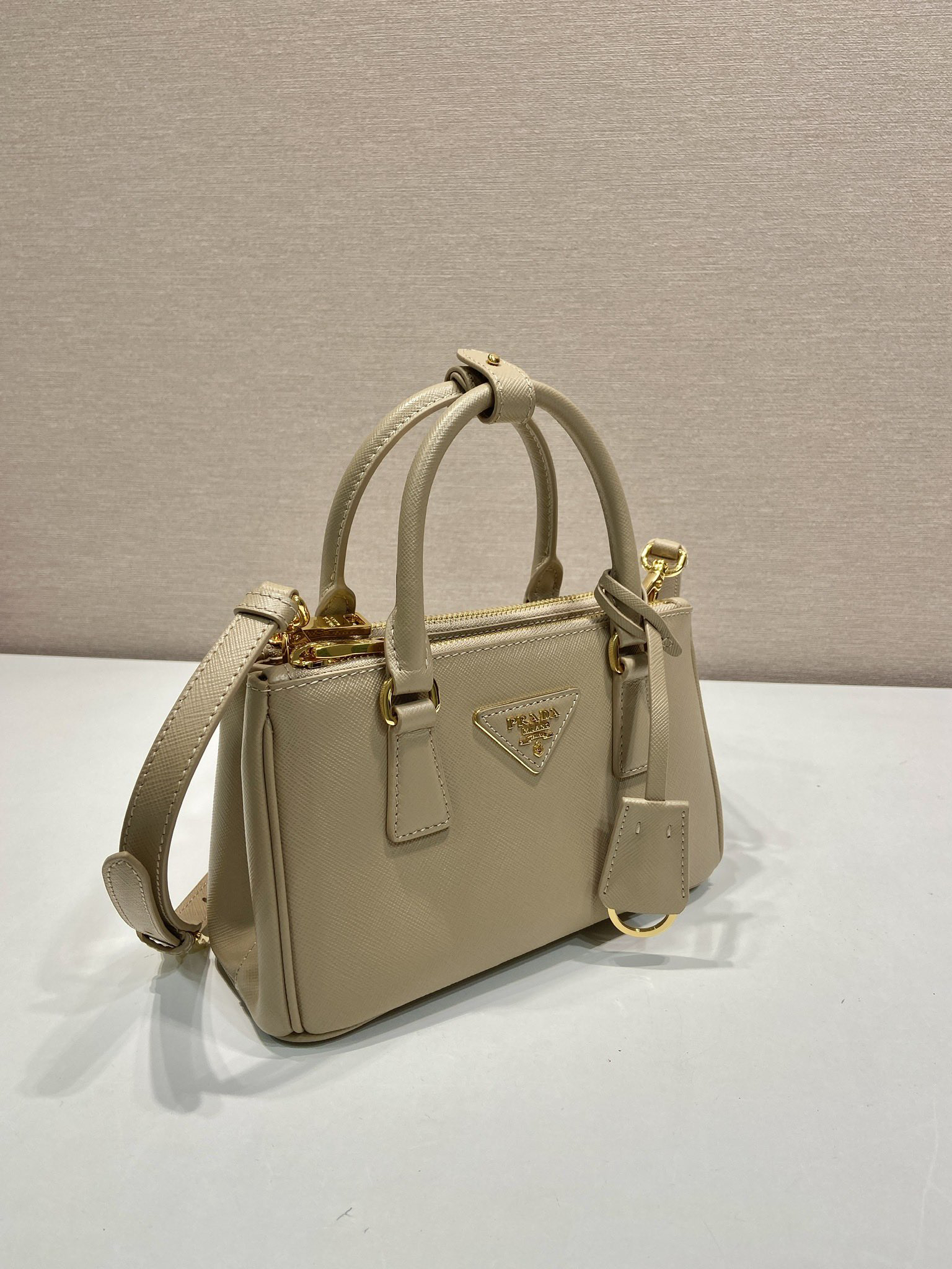 [TOP] PRADA Galleria Bag Saffiano Leather 21x12.5x8.5cm - Khaki & GHW
