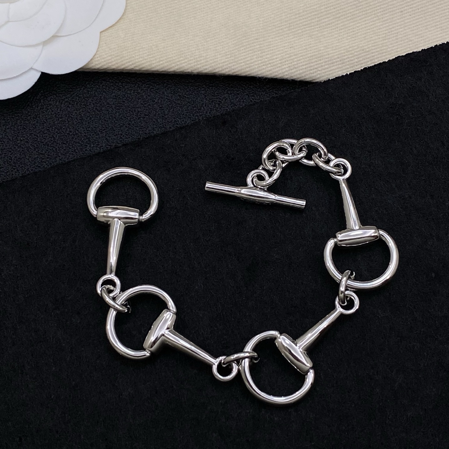[TOP] GUCCI Bracelet - 2 Color - 711 Luxury