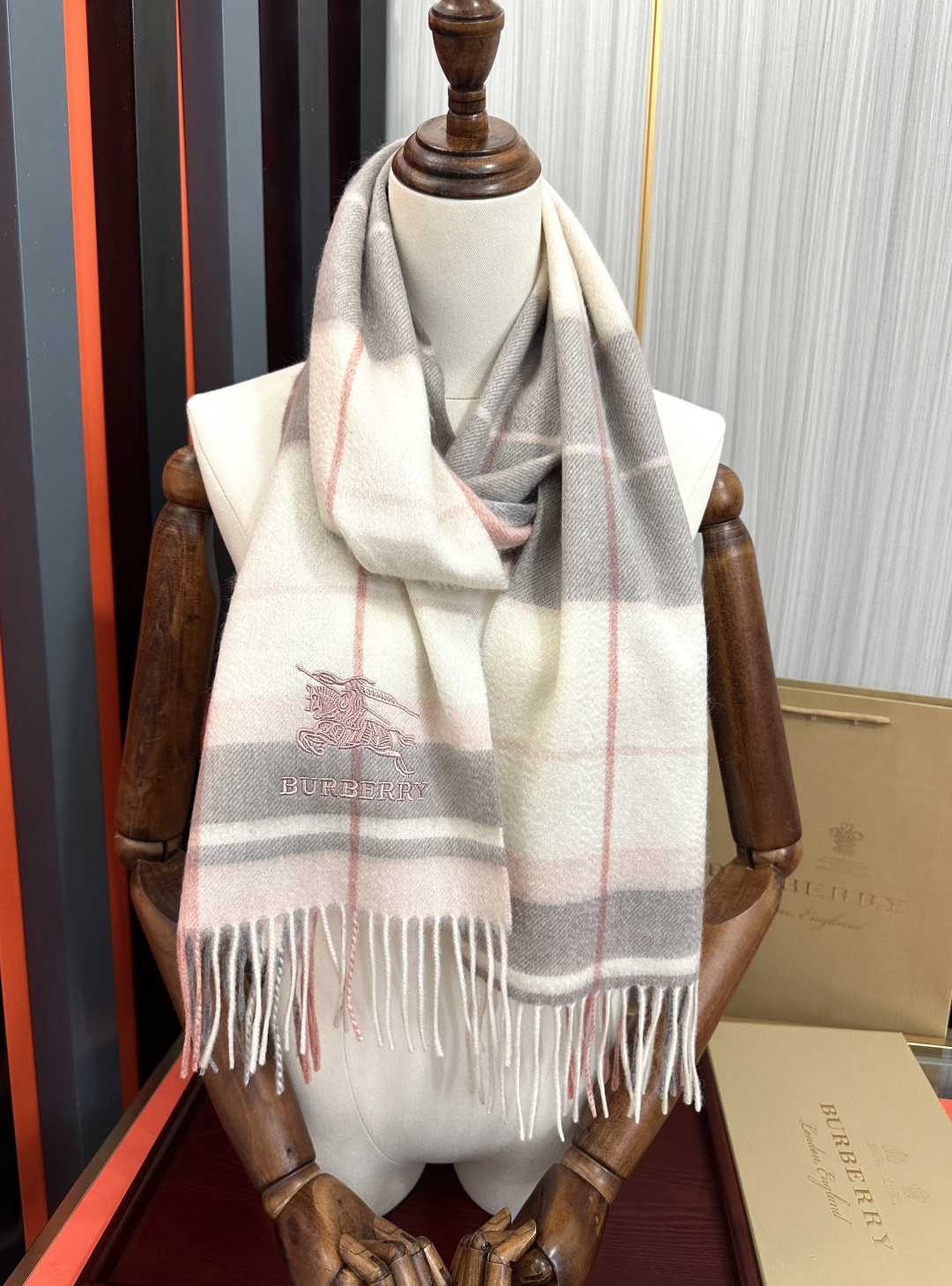 [TOP] BURBERRY Scarf 32x180cm - Pink - 711 Luxury
