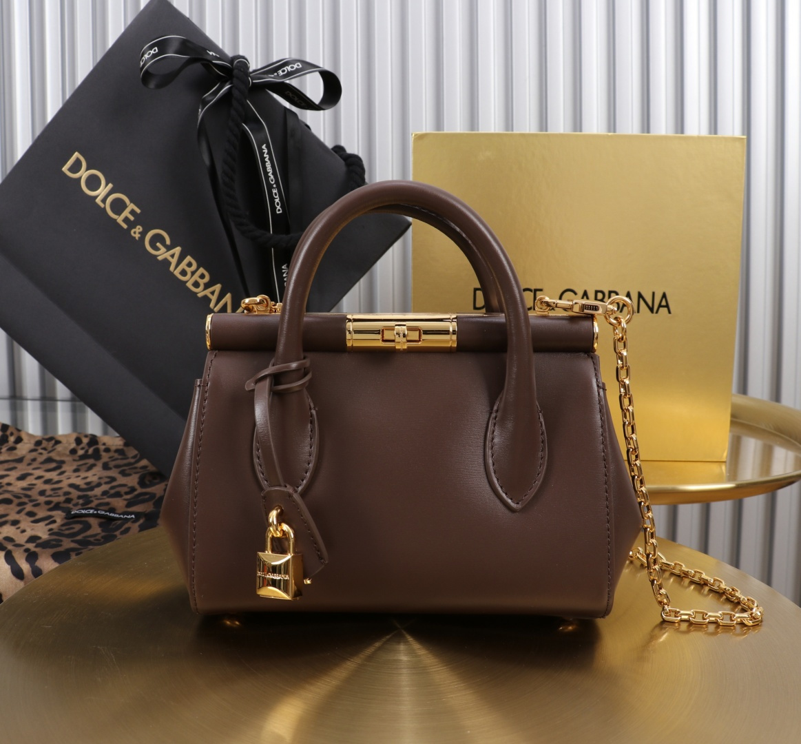 [TOP] Dolce & Gabbana D&G Marlene Bag Calfskin 19x13.5x7cm - Chocolate - 711 Luxury