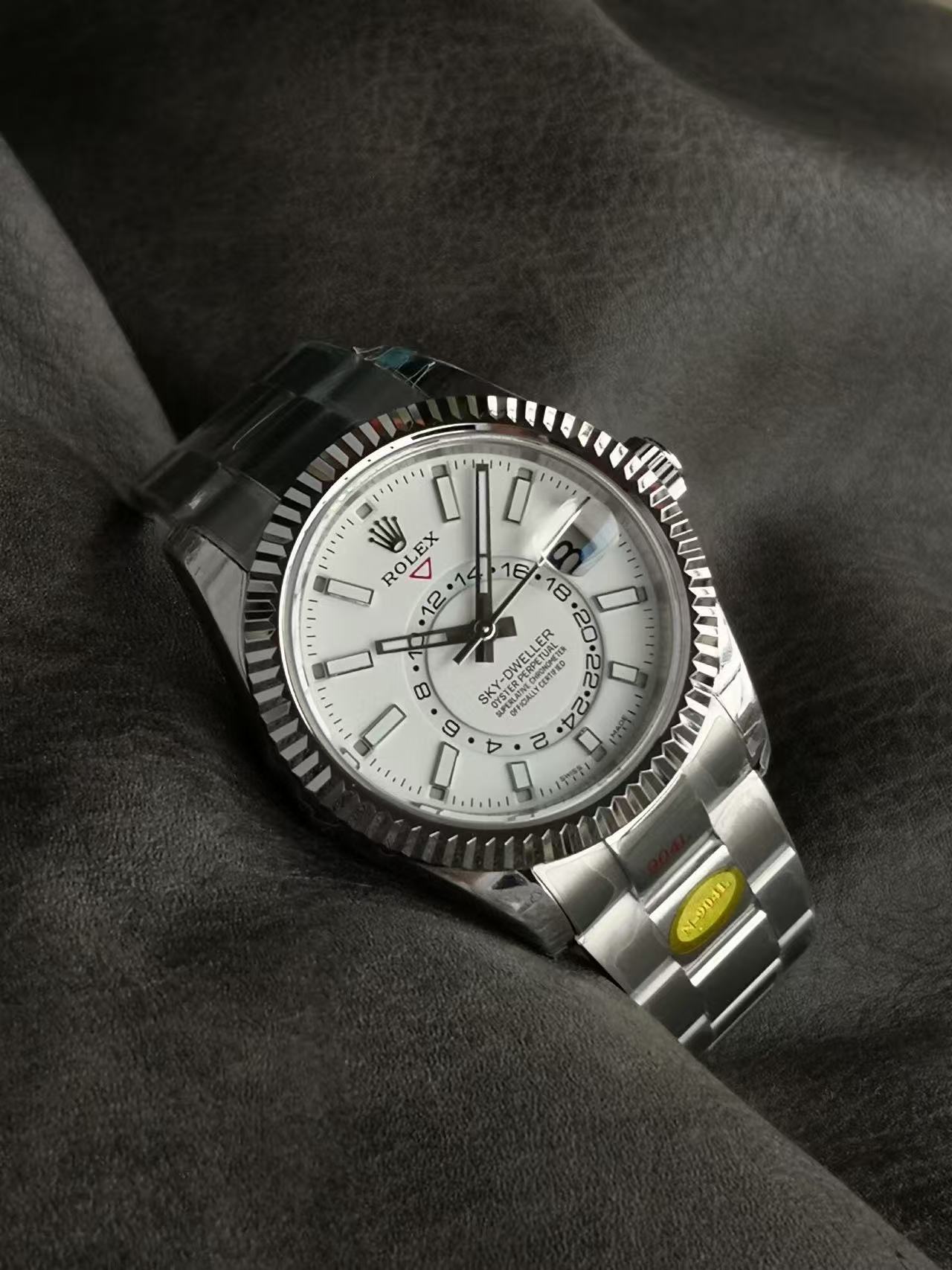 [TOP] ROLEX Sky-Dweller Watch 42mm - 2 Colors