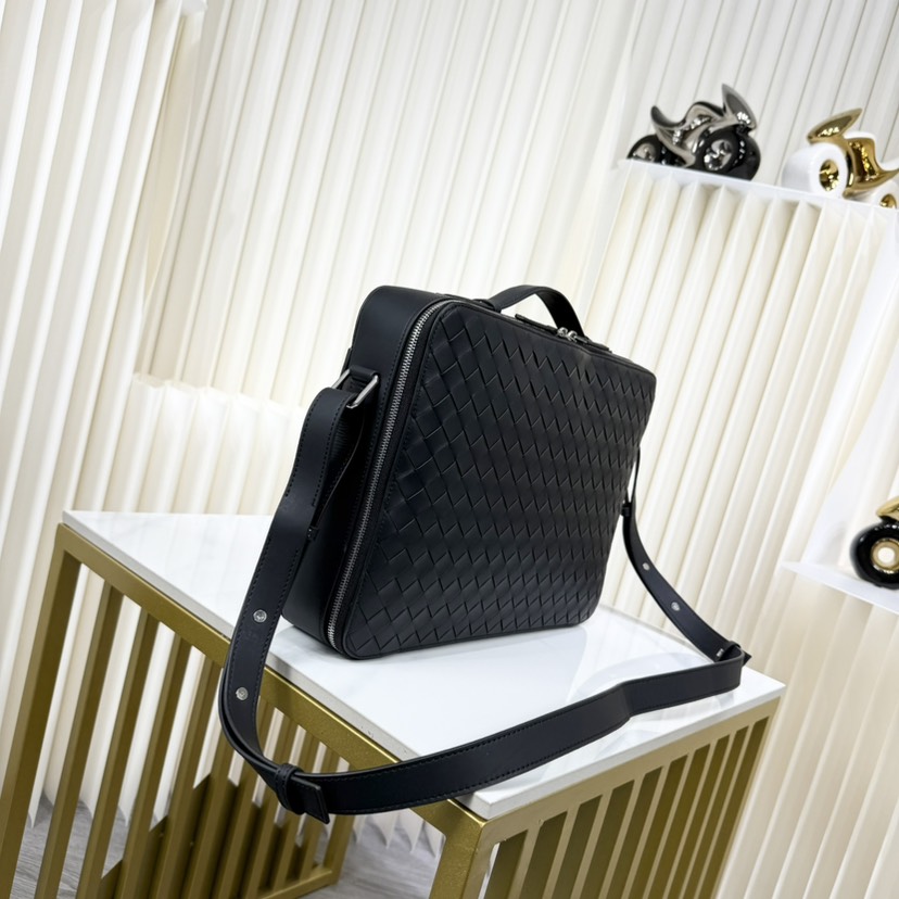 [TOP] Bottega Veneta BV Men's Bag 37-26-7 cm - Black - 711 Luxury