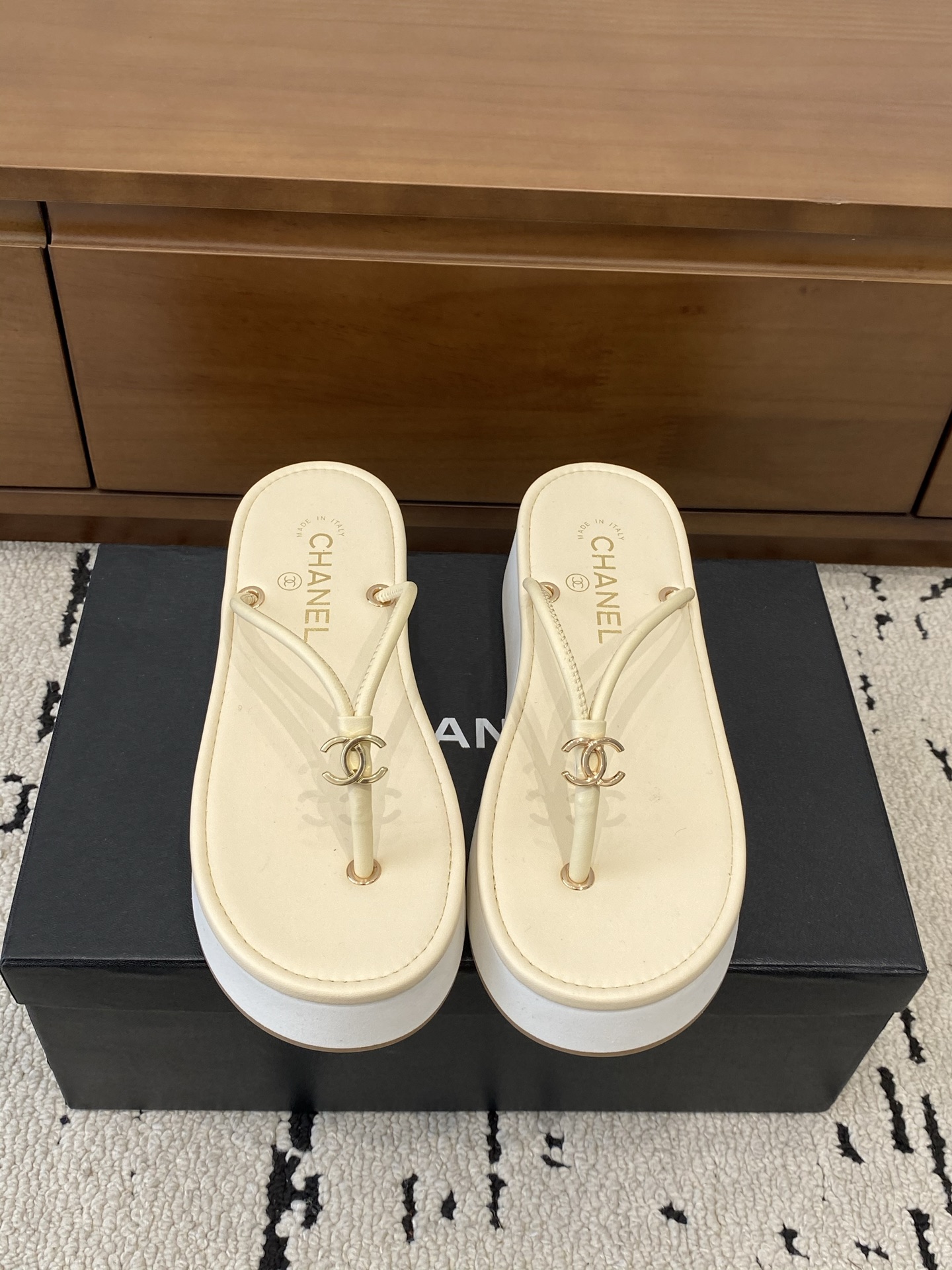 [TOP] CHANEL Slippers - Beige - 711 Luxury
