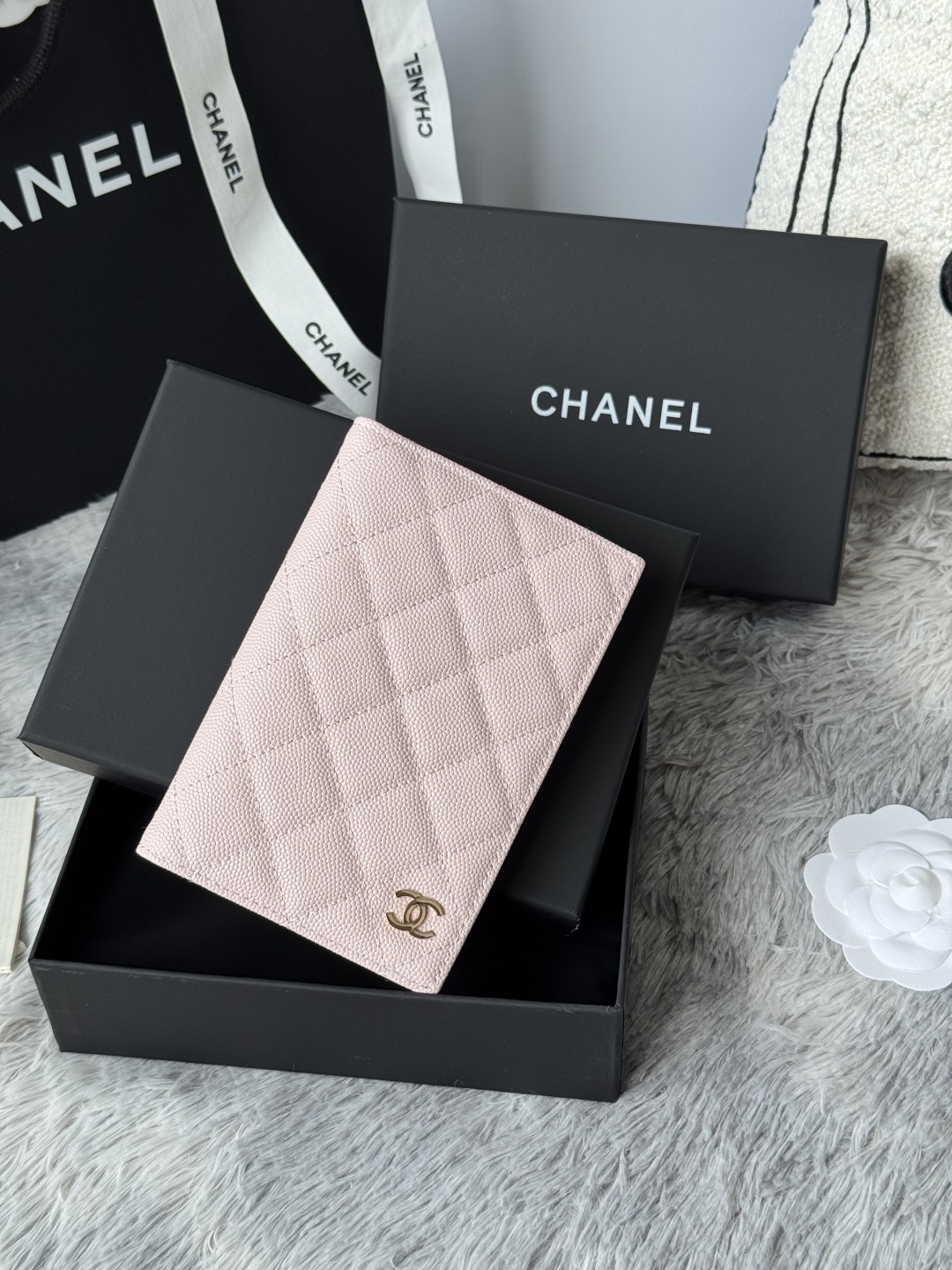 [TOP] CHANEL Passport Holder Cowhide 14.5x10.5x2cm - Pink - 711 Luxury