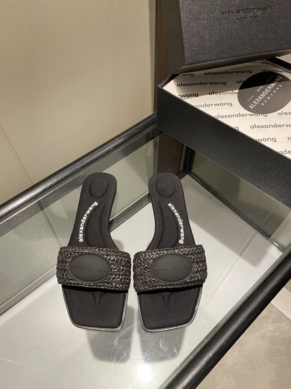 [TOP] Alexander Wang Slippers - Black - 711 Luxury
