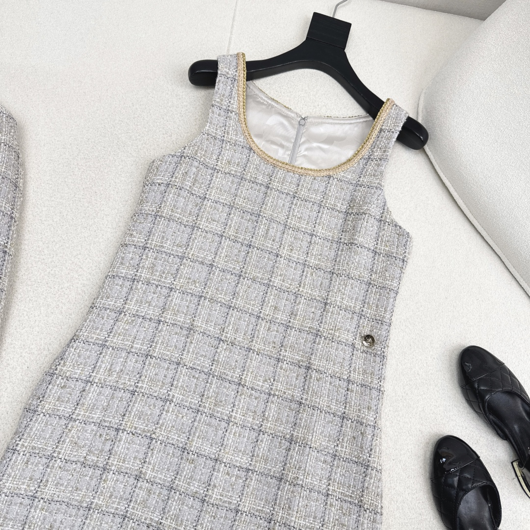 [TOP] CHANEL  Sleeveless Woven Dress - Grey