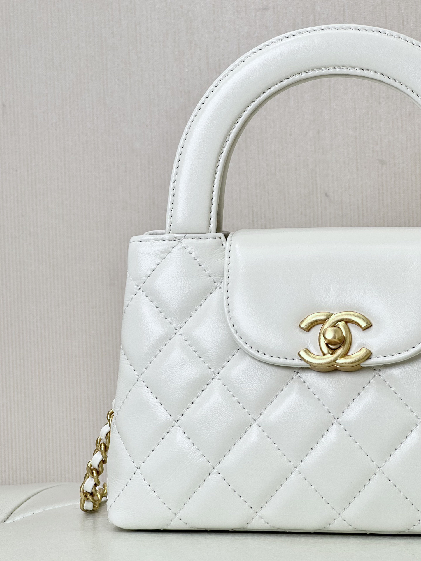 [TOP] CHANEL Kelly Bag Cowhide 13x19x7cm - White - 711 Luxury