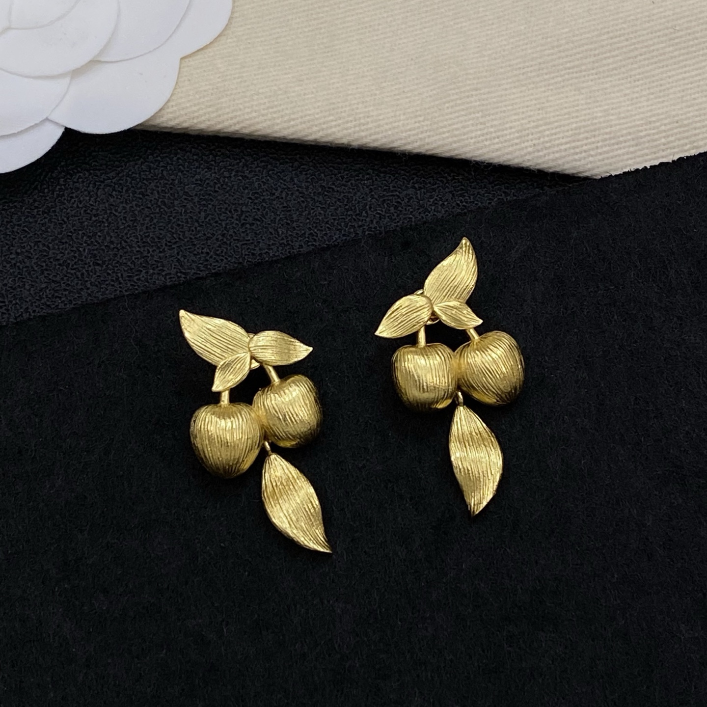 [TOP] Yves Saint Laurent YSL Earrings - 2 Color - 711 Luxury