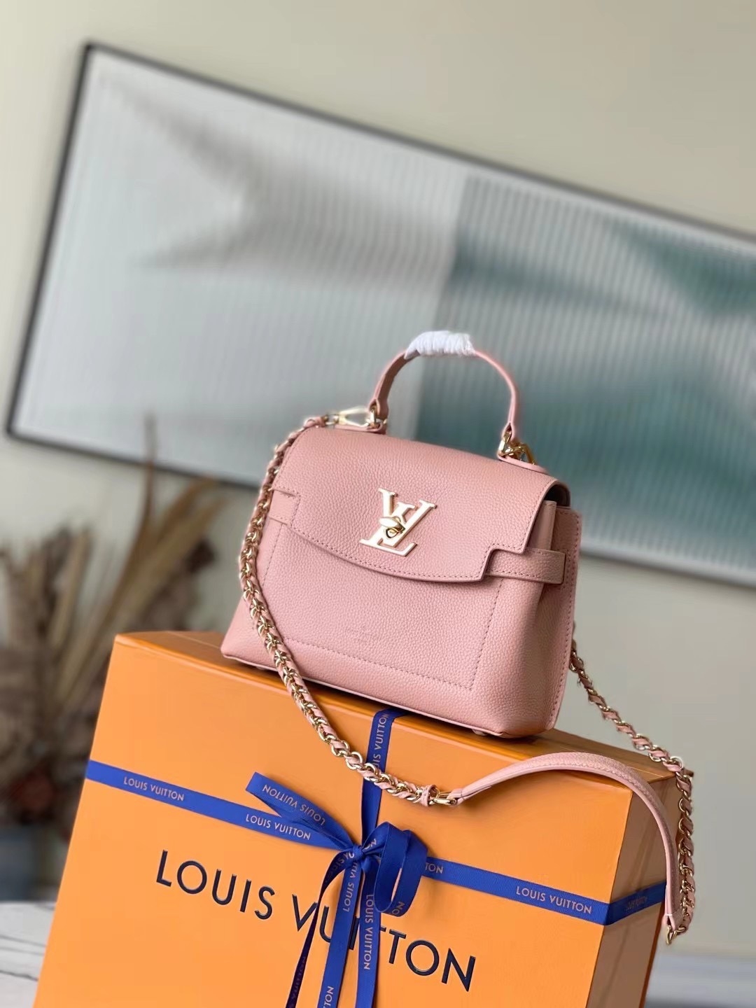 [TOP] Louis Vuitton LV Lockme Ever Handbag 23 x 17 x 10 cm - Pink