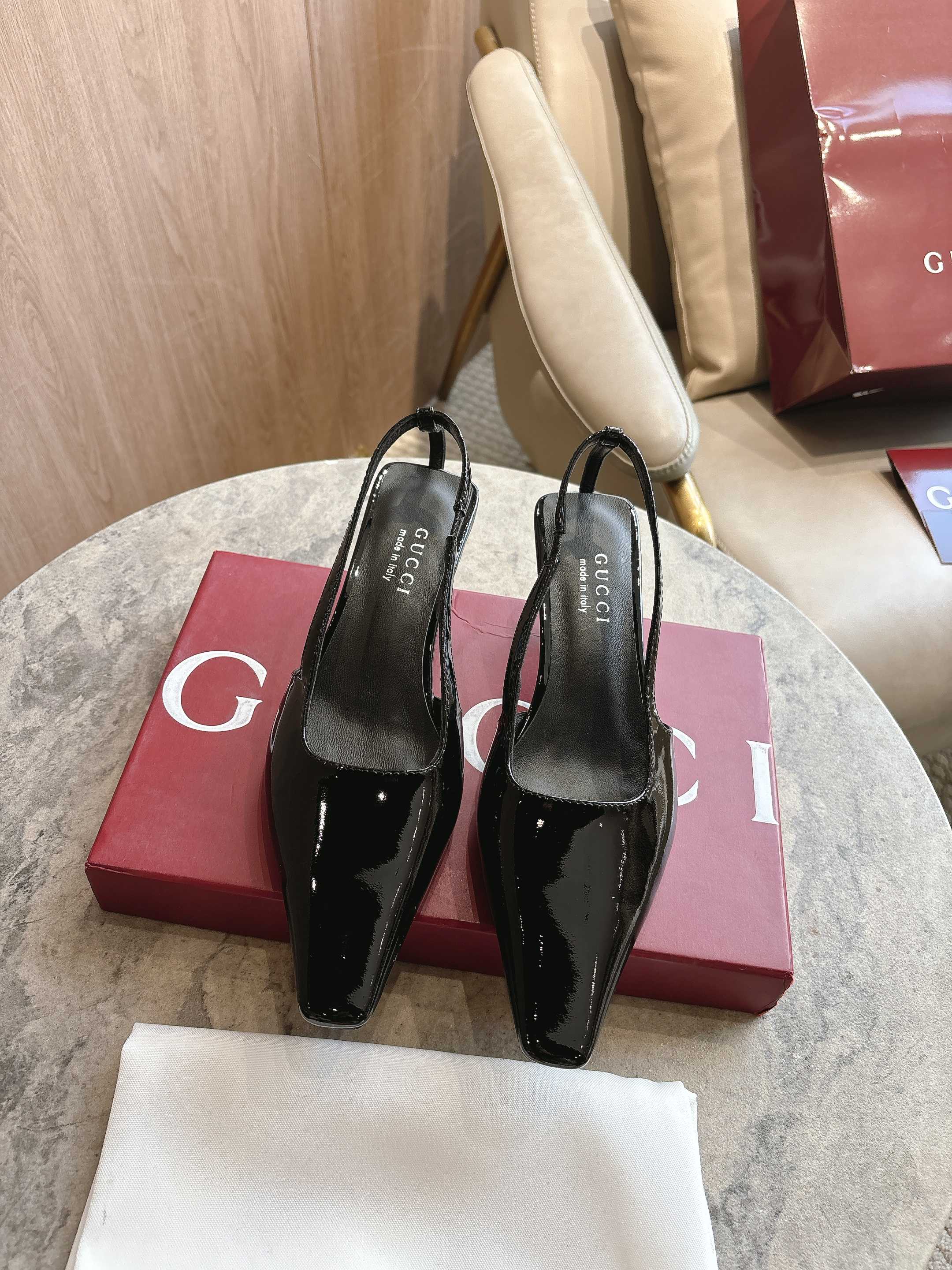 [TOP] GUCCI Shoes - Black - 711 Luxury