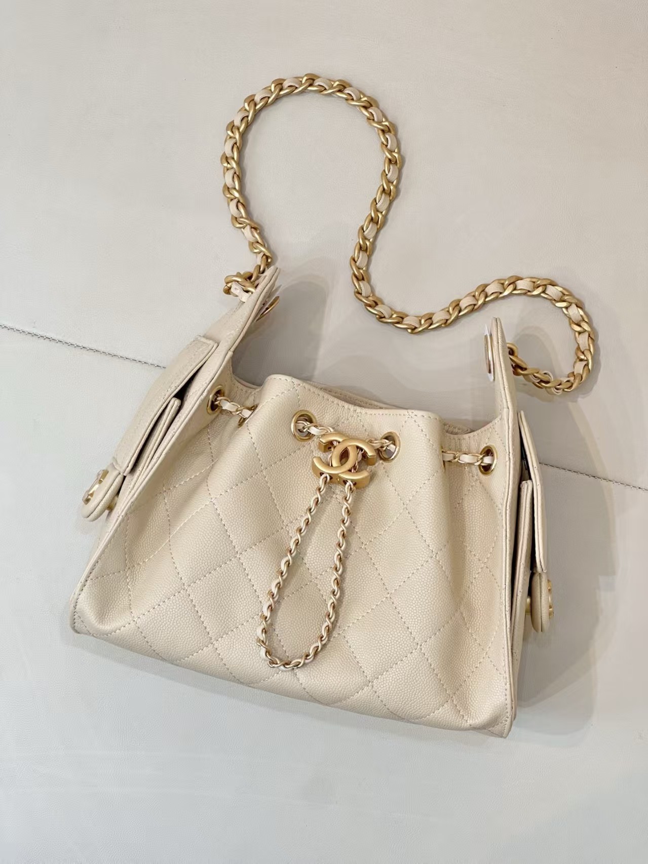 [TOP] CHANEL Mini Hobo Bag 20x22x12.5CM - Light Apricot - 711 Luxury