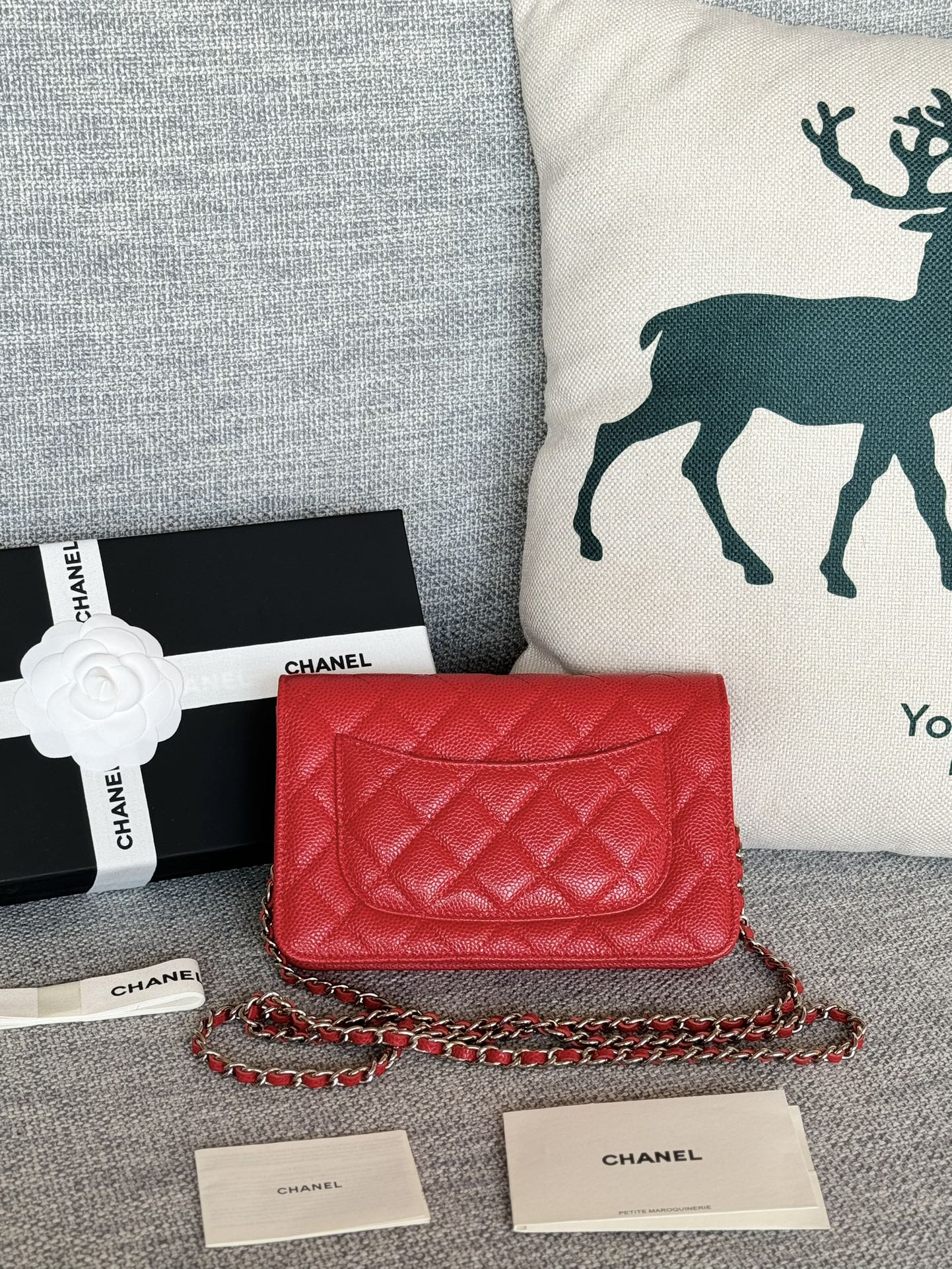 [TOP] CHANEL Woc Bag Cowhide 19x12x3cm - Red & SHW - 711 Luxury
