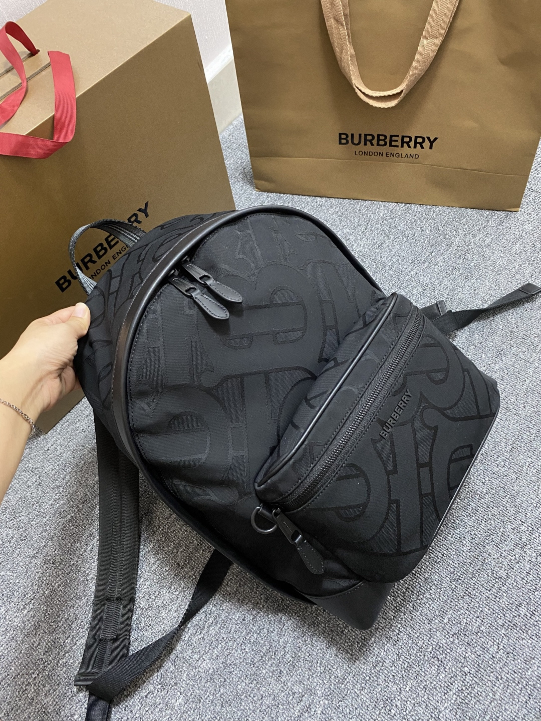 [TOP] BURBERRY Backpack 42.5x14.5x30cm - Black - 711 Luxury