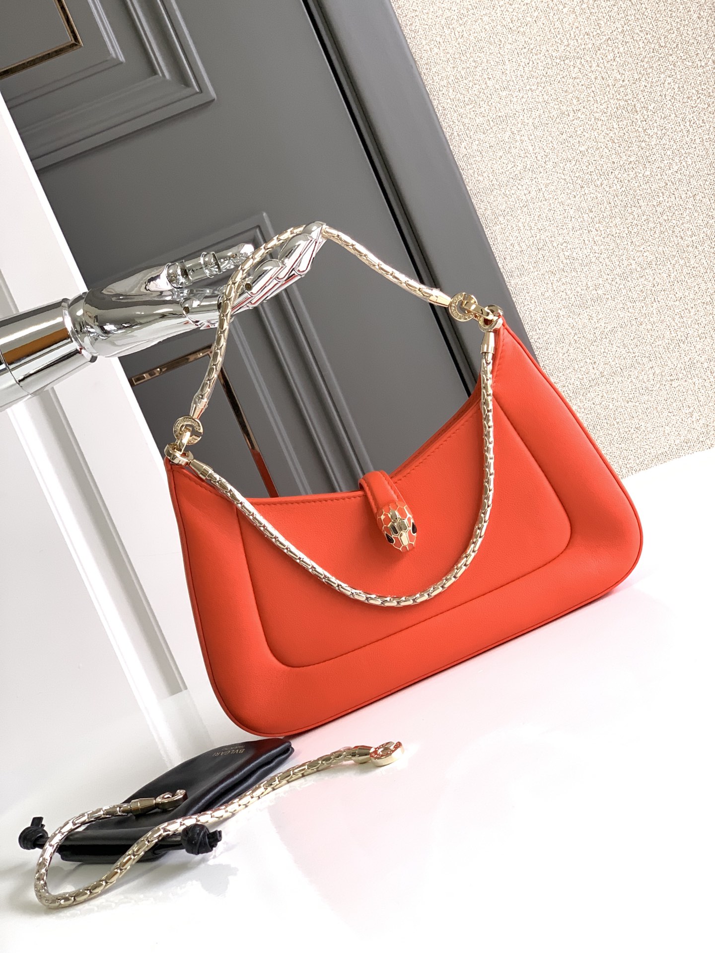 [TOP] BVLGARI Serpenti Baia Shoulder Bag Calfskin 27.5x18x4.5cm - Orange - 711 Luxury