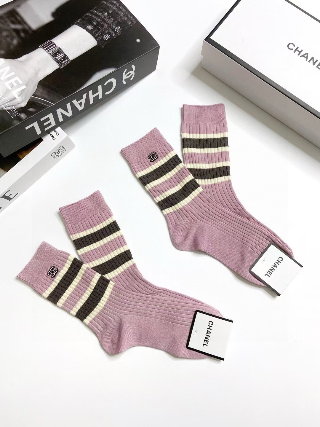 Chanel Accessory Chanel CC Pure Cotton Mid-calf Socks #393356 View 2 | Nigo Office