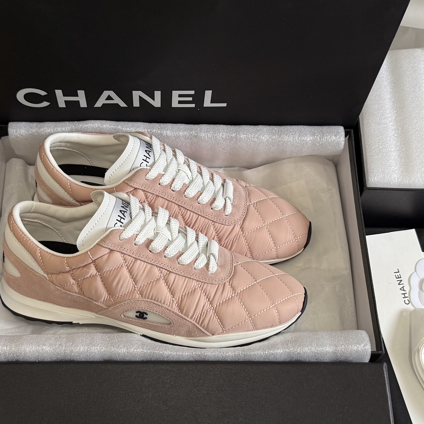 [TOP] CHANEL Sneakers - Pink - 711 Luxury