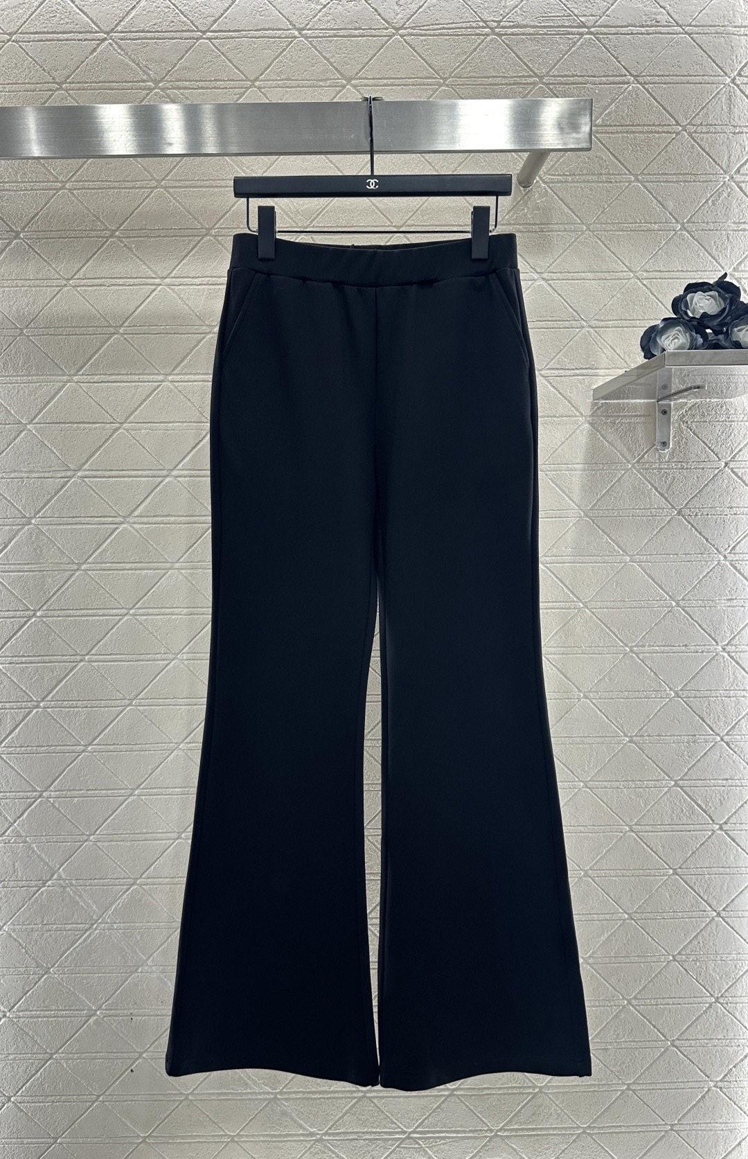 [TOP] CHANEL Flared Retro Stretch Pants - Black