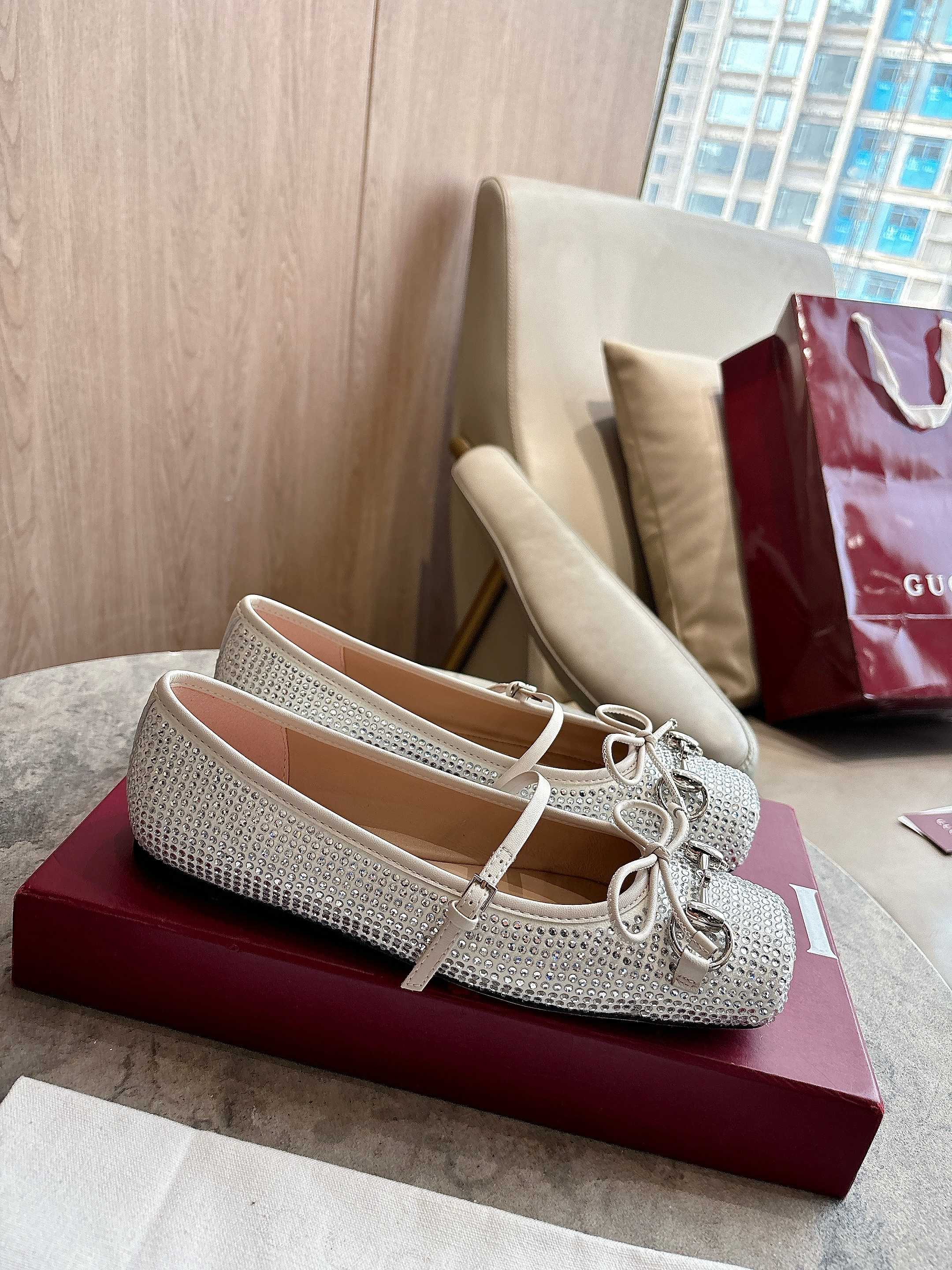 [TOP] GUCCI Horse-bit Fastening Flat Ballet Shoes - Apricot - 711 Luxury