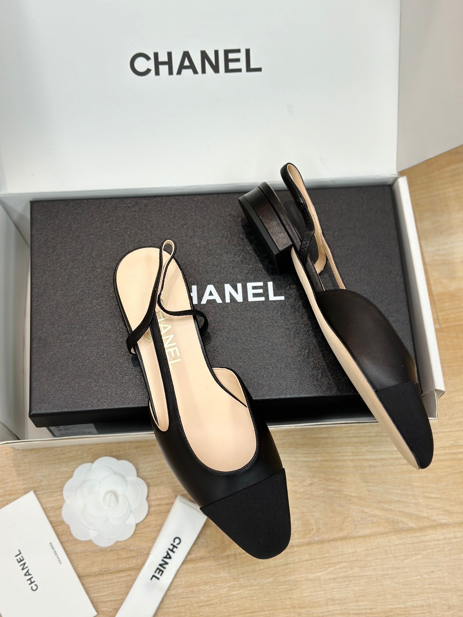 [TOP] CHANEL Flats - Black - 711 Luxury