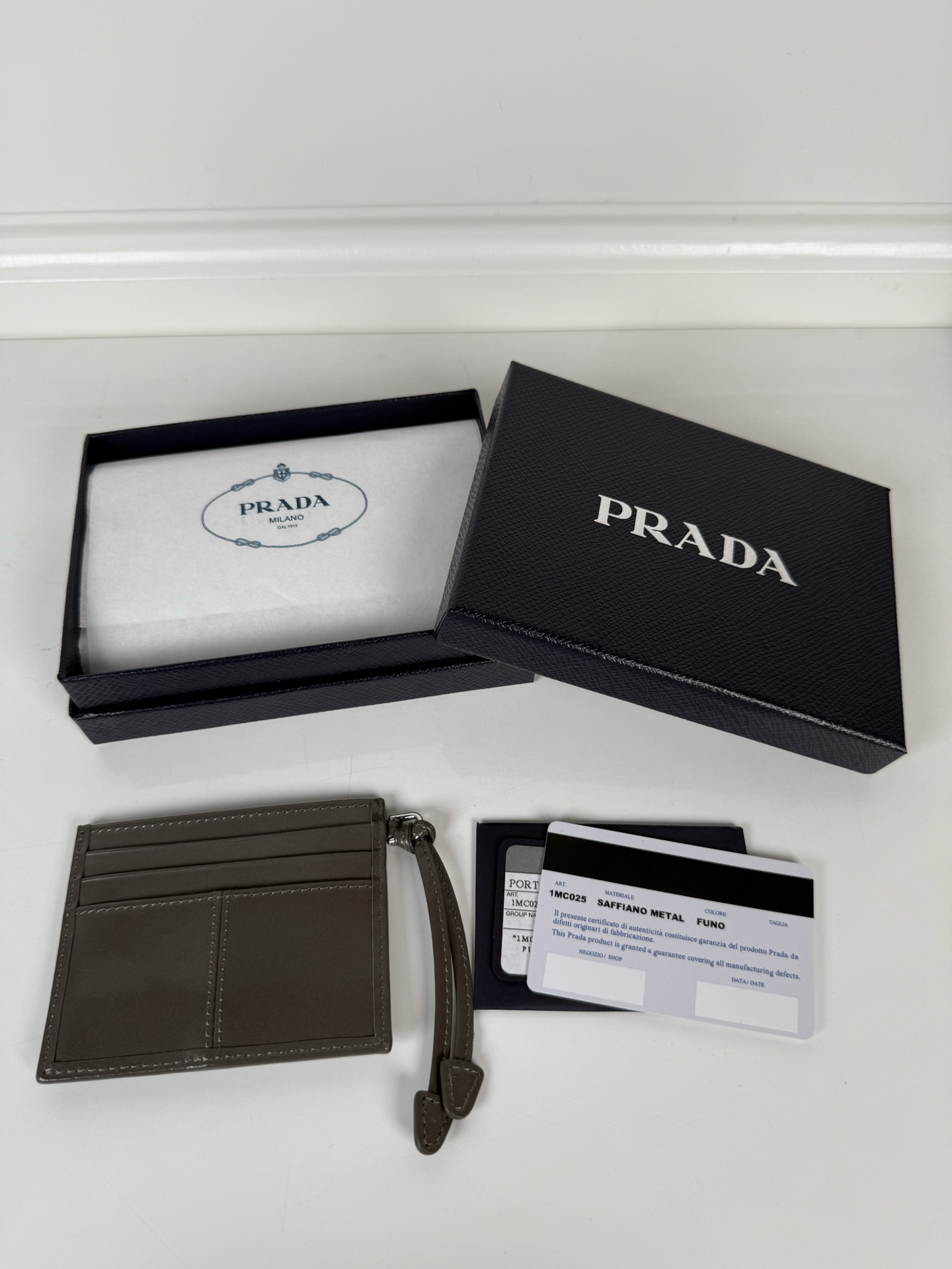[TOP] PRADA Card Holder 11.2*8.5cm - Dark Grey - 711 Luxury