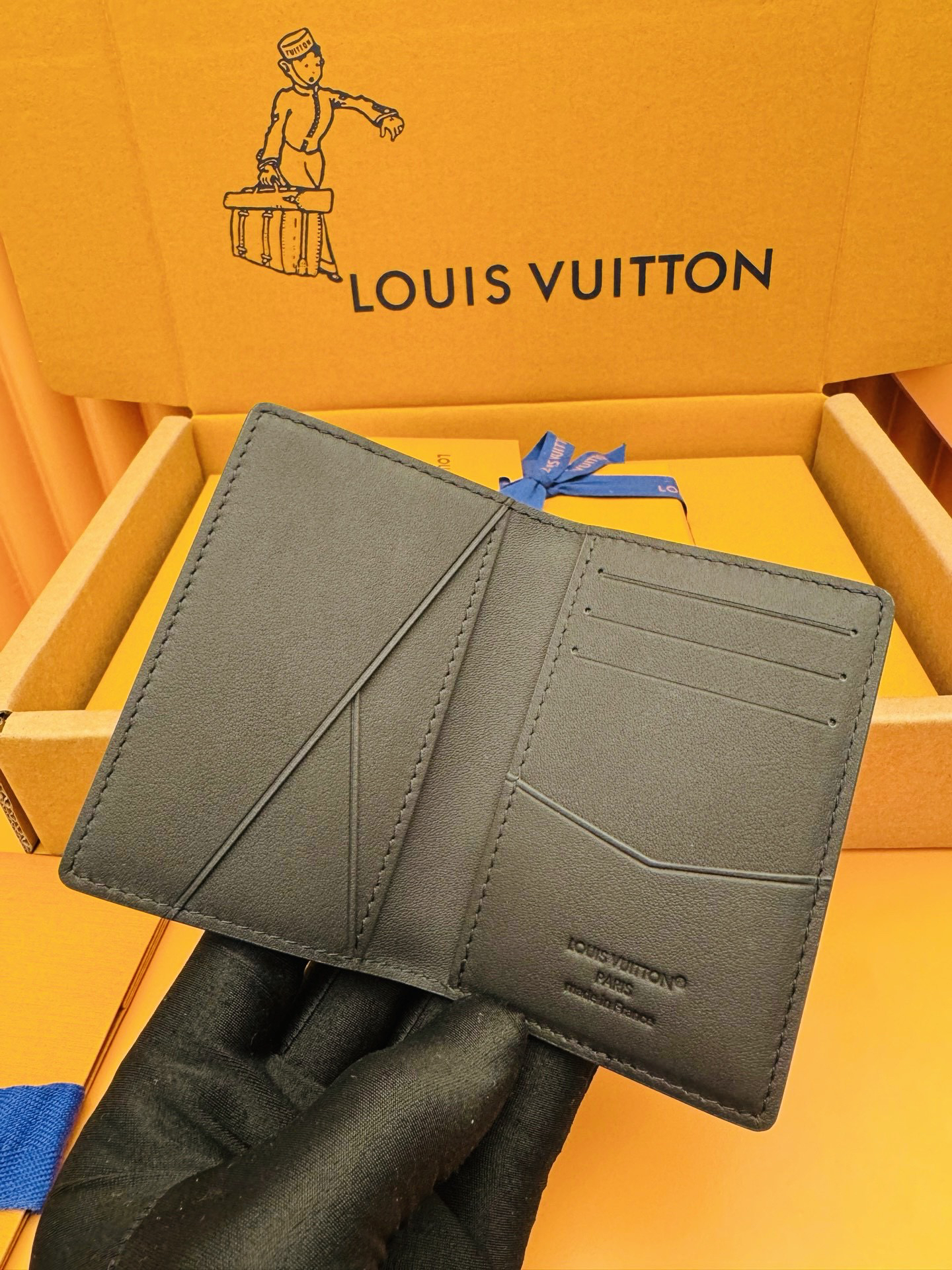 [TOP] Louis Vuitton LV Aerogram Wallet Cowhide 7.5x11.1x1cm - Black - 711 Luxury
