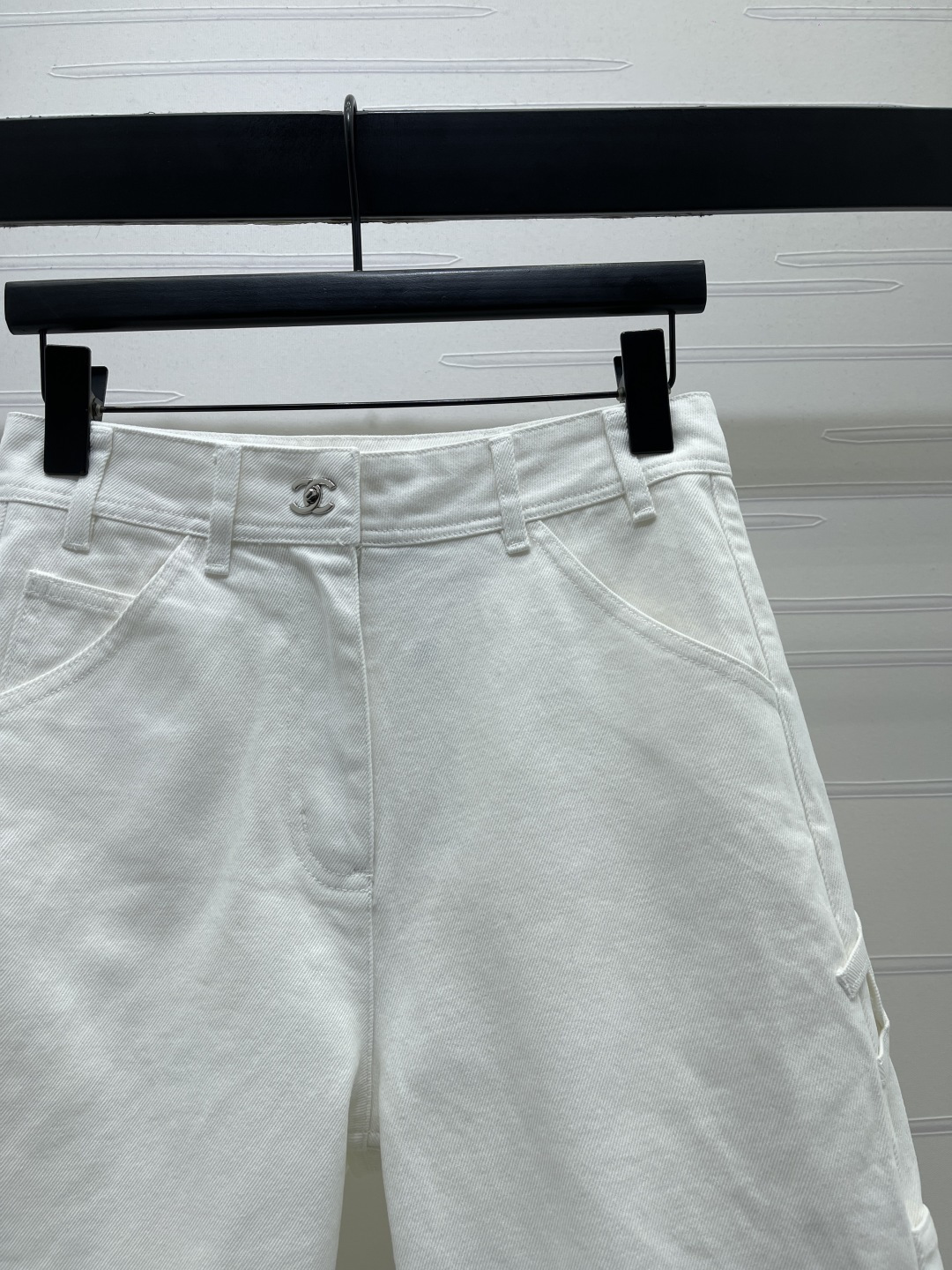 [TOP] CHANEL Short - White - 711 Luxury