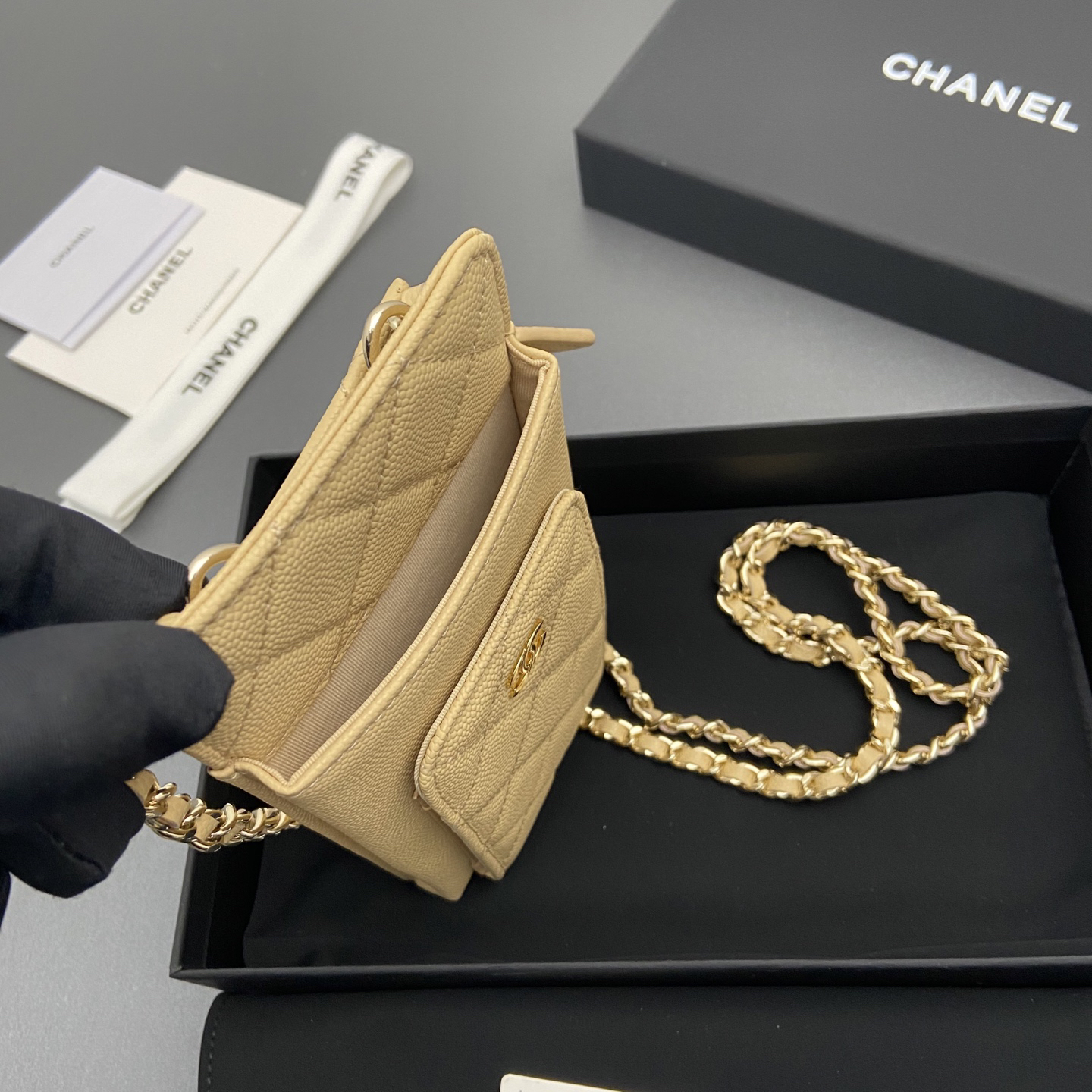 [TOP] CHANEL Phone Bag 18.5-9-3cm - Apricot