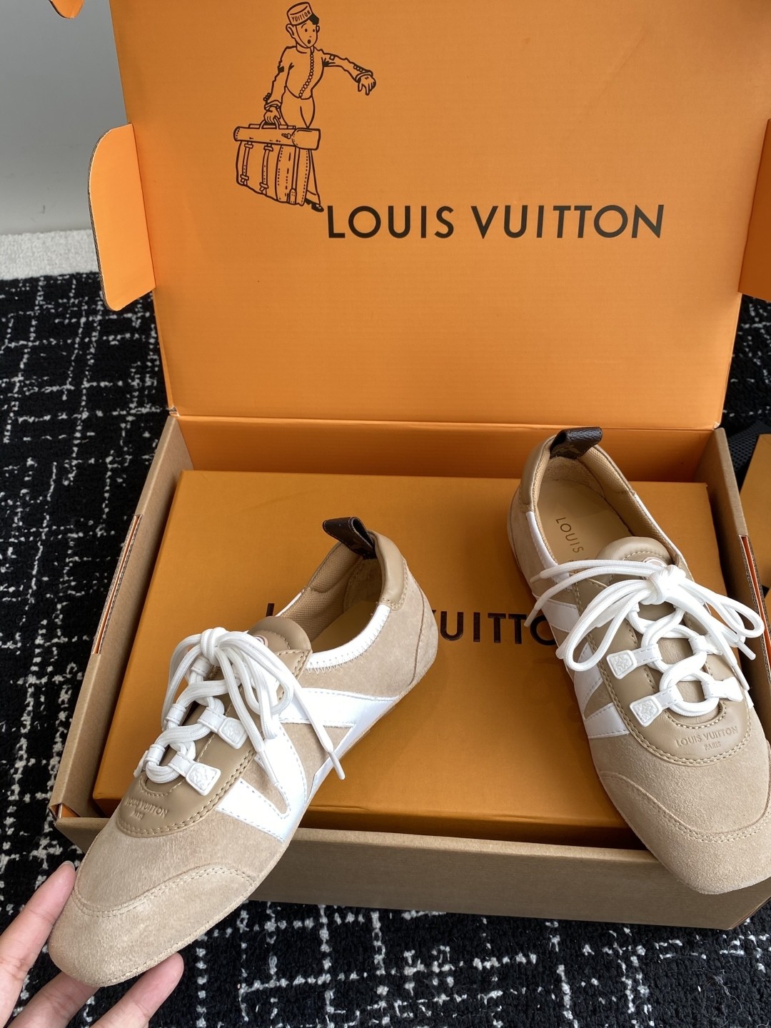 [TOP] Louis Vuitton LV Sneakers Cow Leather - Khaki - 711 Luxury
