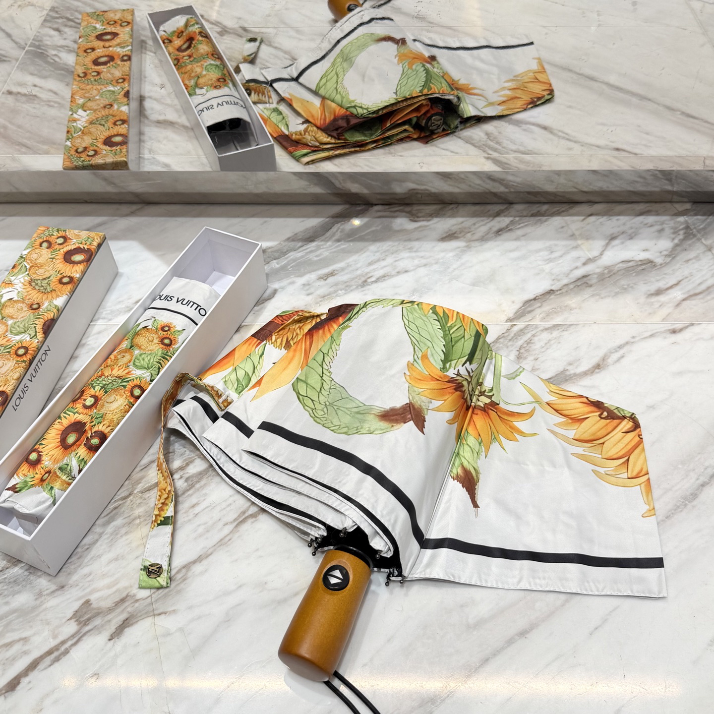 [TOP] Louis Vuitton LV Umbrella - White - 711 Luxury