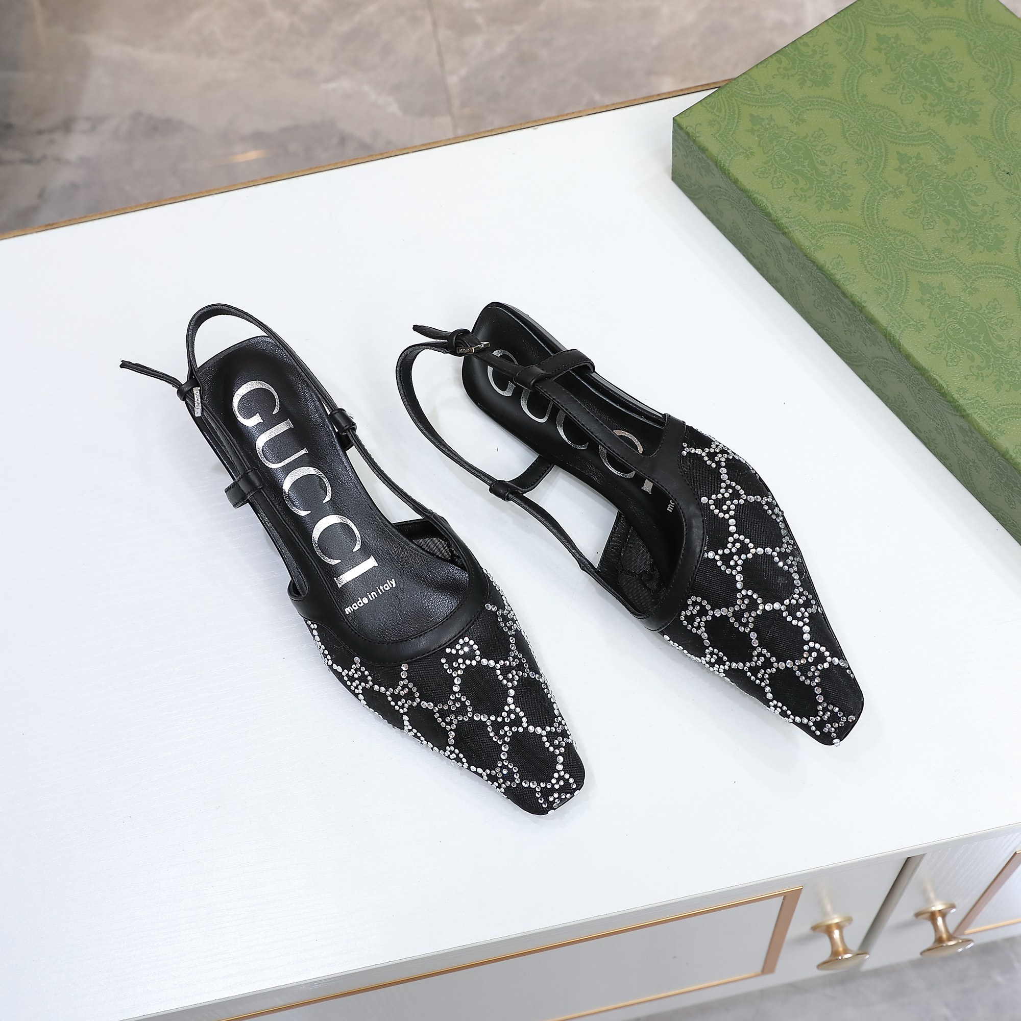 [TOP] GUCCI Mules - Black - 711 Luxury