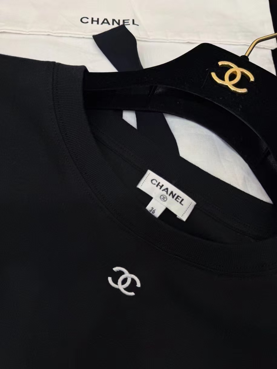[TOP] CHANEL T-shirt - Black