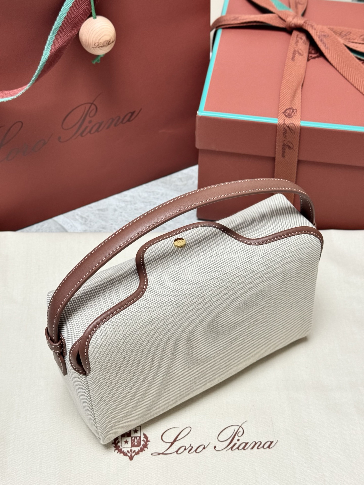 [TOP] Loro Piana Travel Bag 22 x 15 x 7.5cm - White - 711 Luxury