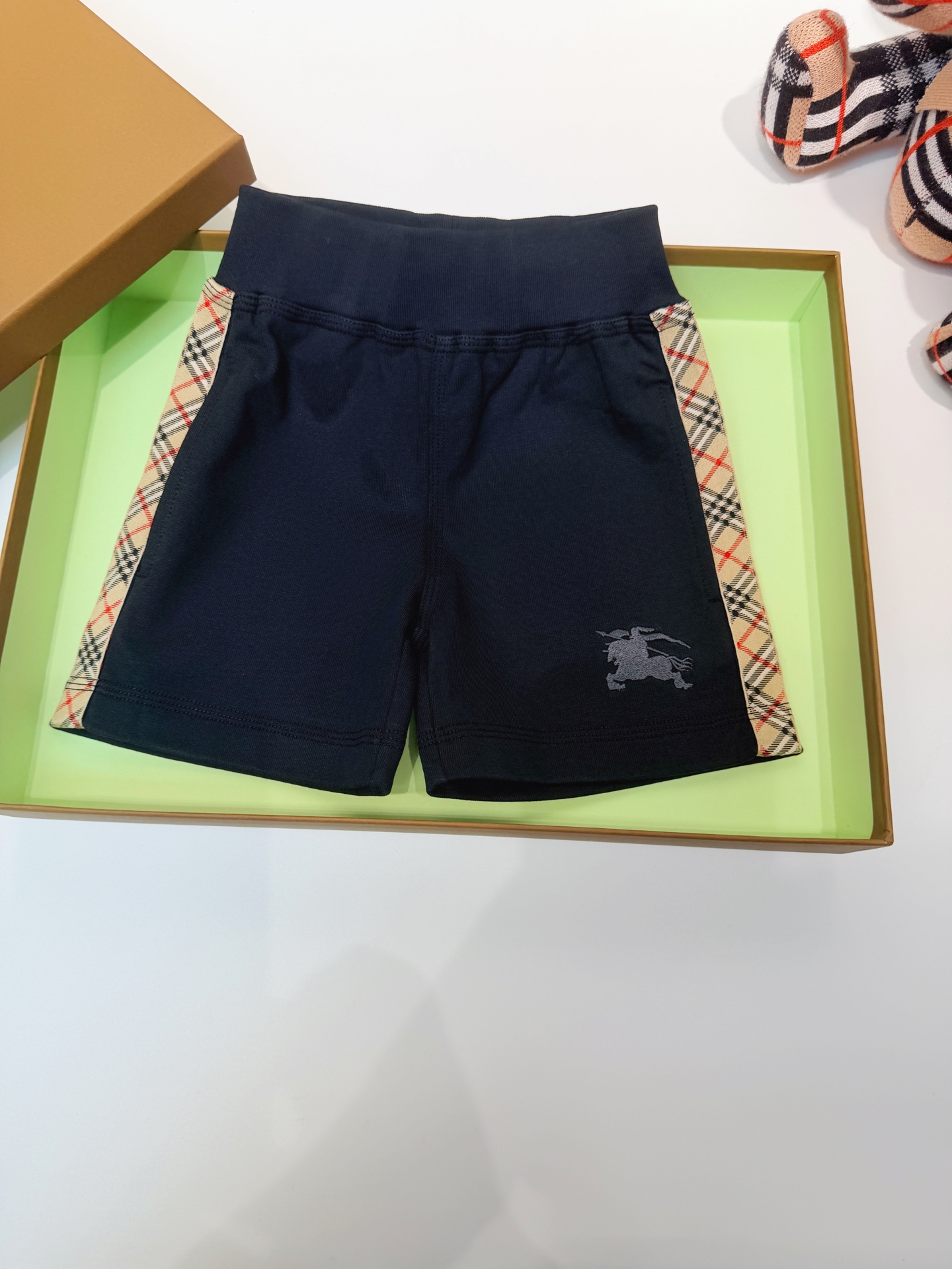 Burberry Unisex Kids Black Vintage Check Side Panel Sweat Shorts Equestrian Embroidery Boys Girls Casual Summer Shorts Sizes 80-120