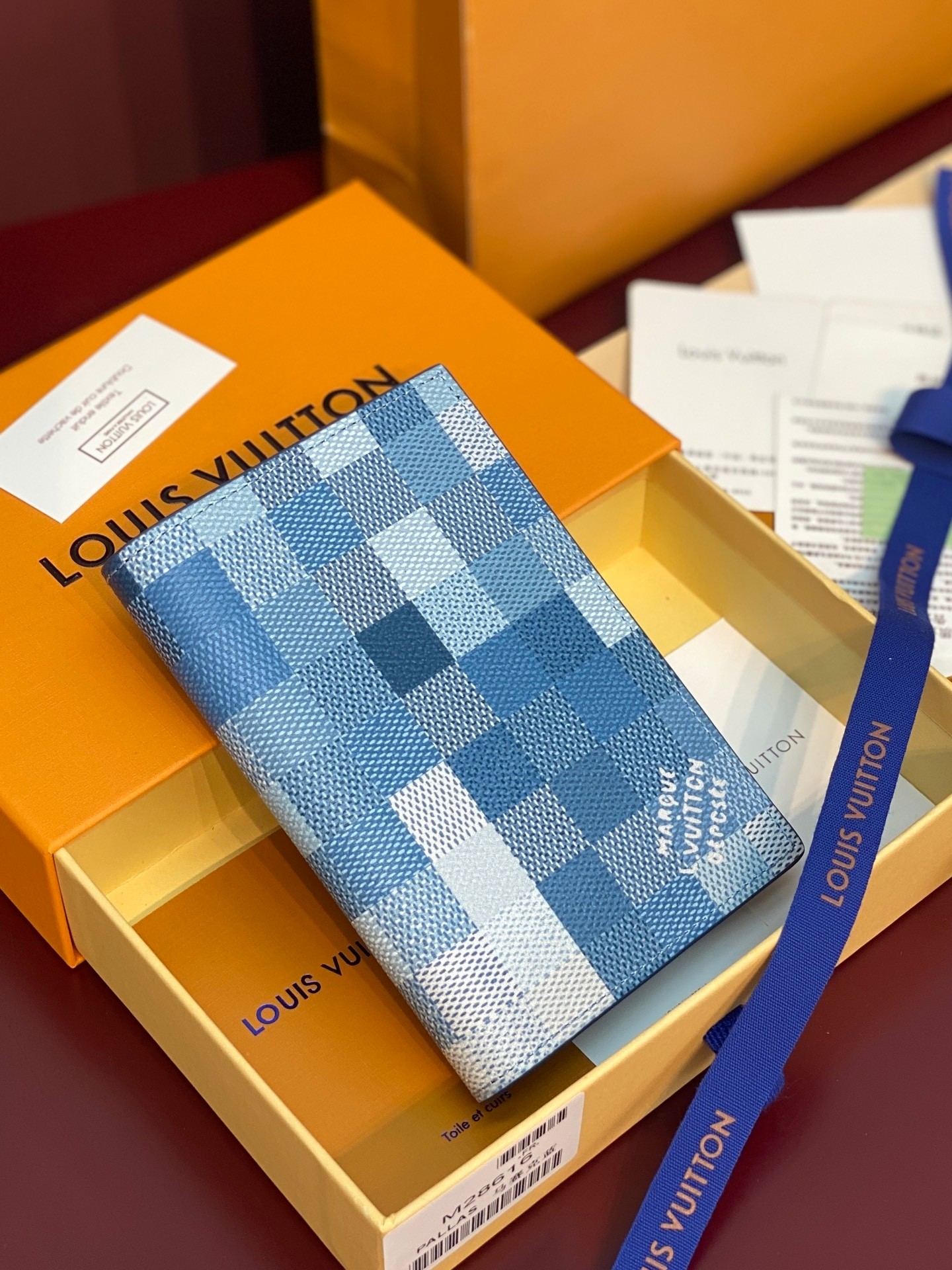 [TOP] Louis Vuitton LV Passport Holder 10 x 14 x 2.5cm - Blue - 711 Luxury