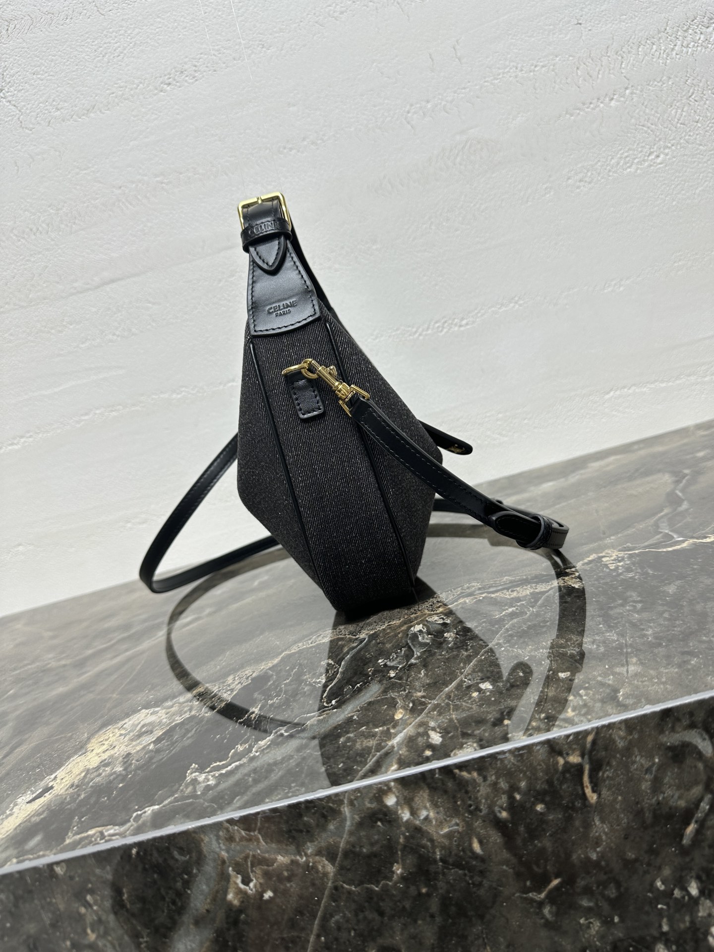 [TOP] CELINE Teen Lulu Bag Denim/Calfskin 21x24x5cm - Black