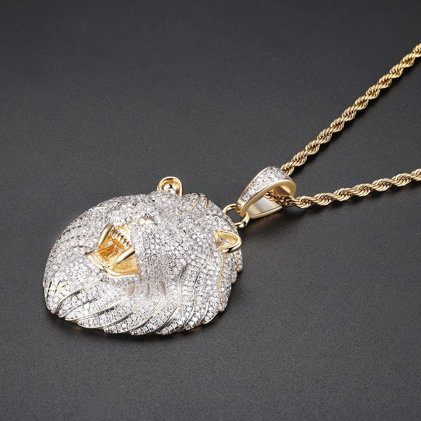 Beast Roaring Lion Head Pendant