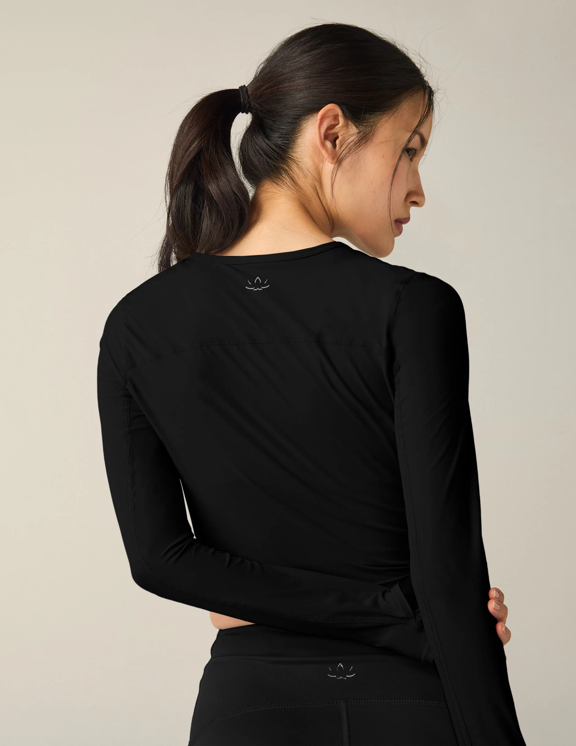 POWERBEYOND™ Lite Airshield Long Sleeve Cropped Top