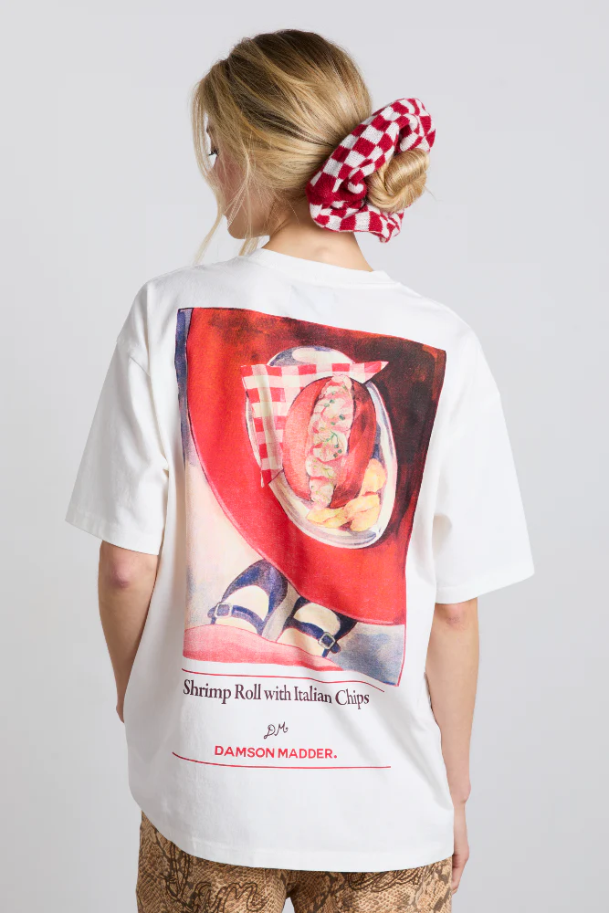 shrimp roll with chips boyfriend tee - white